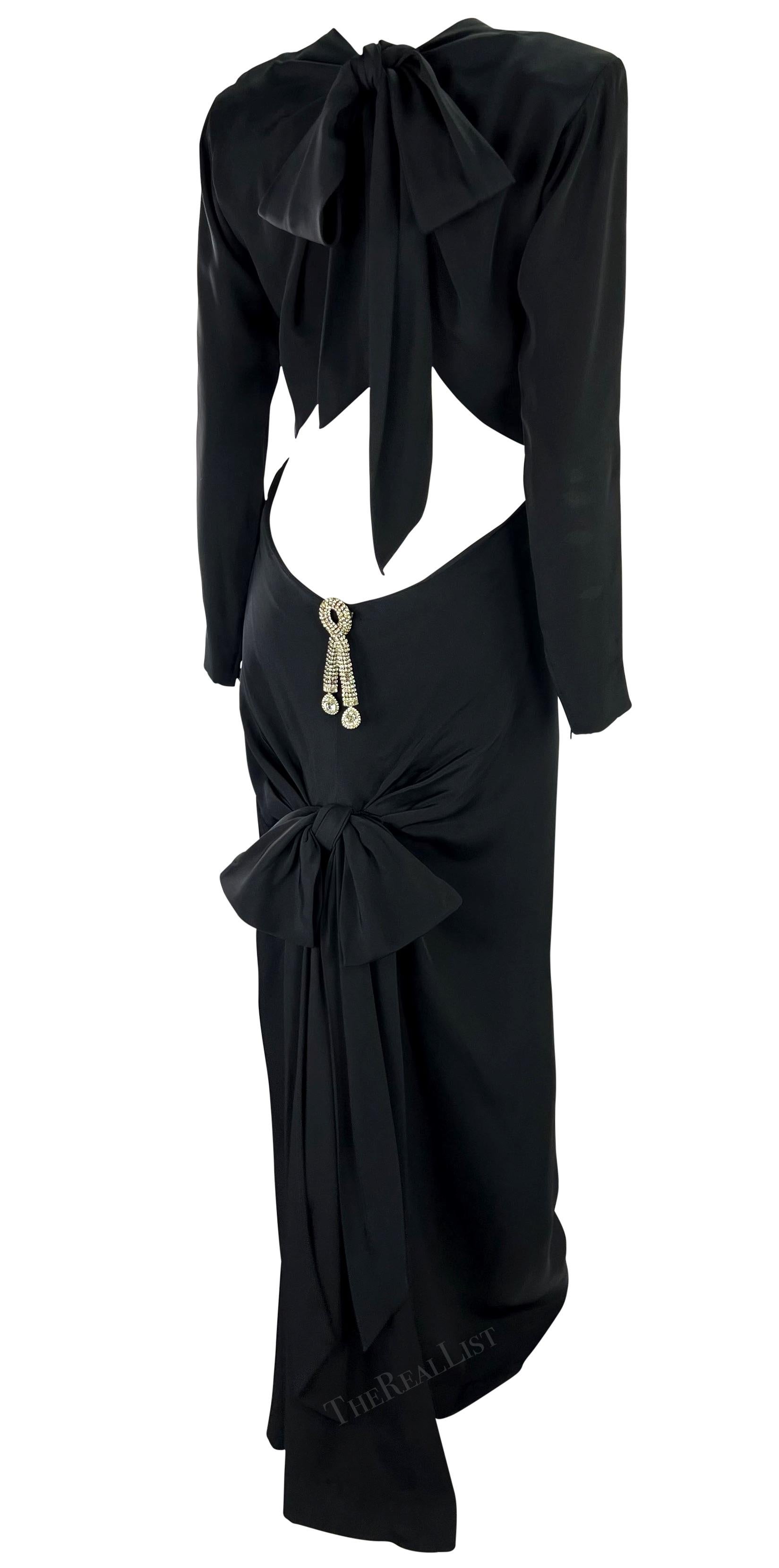 F/W 1983 Yves Saint Laurent Haute Couture Rhinestone Bow Backless Décolleté Gown For Sale 1