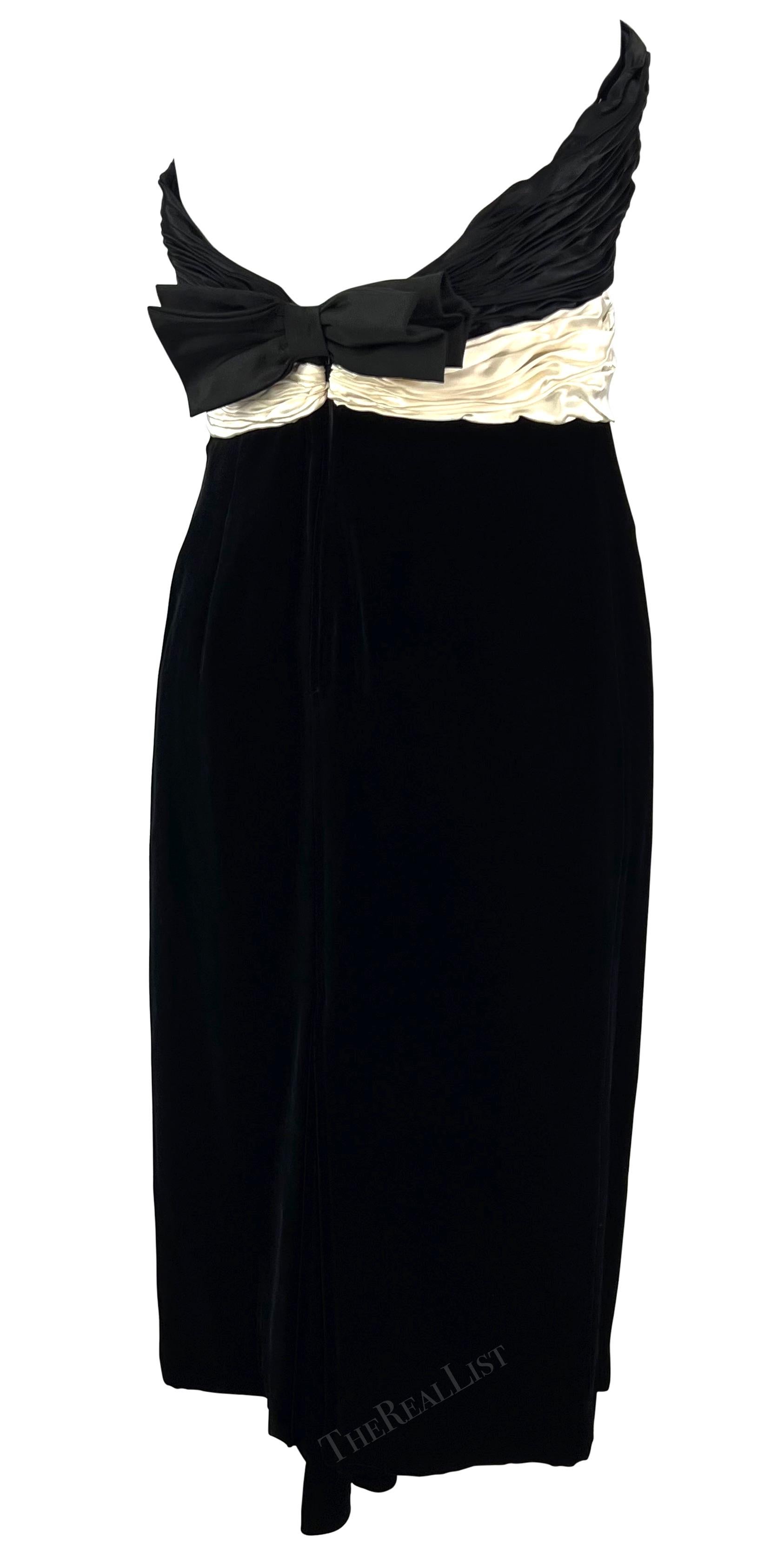 F/W 1985 Valentino Garavani Runway Black Velvet White Satin Bow Midi Dress For Sale 5