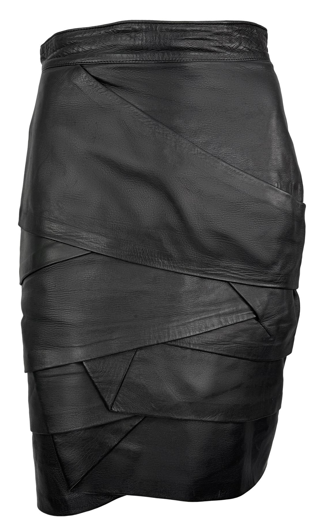 F/W 1987 Gianni Versace Runway Black Leather Ribbon Tiered Pencil Skirt For Sale 4