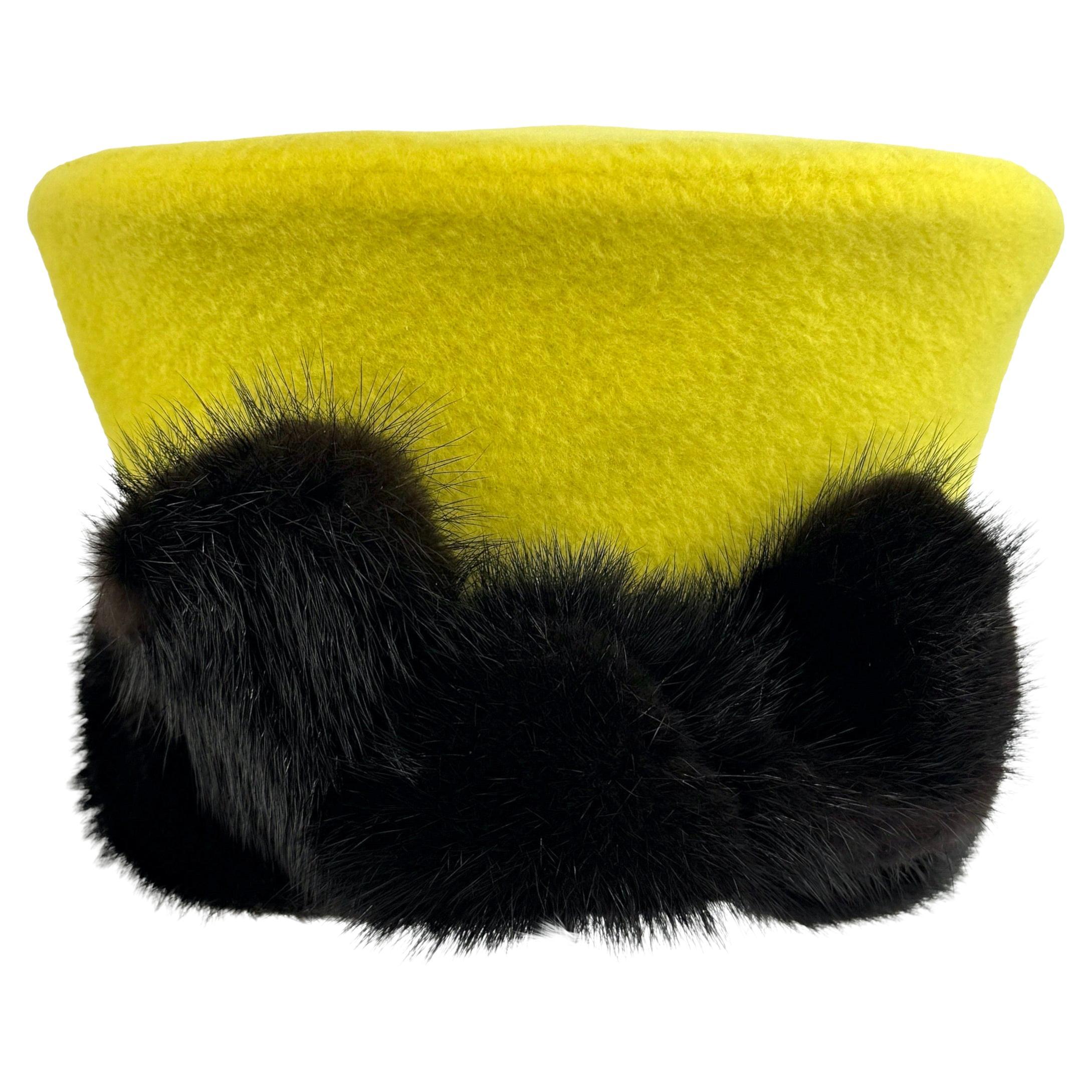 F/W 1988 Lanvin Yellow Felt Sable Mink Bow Trim Pillbox Hat Regular price in vendita