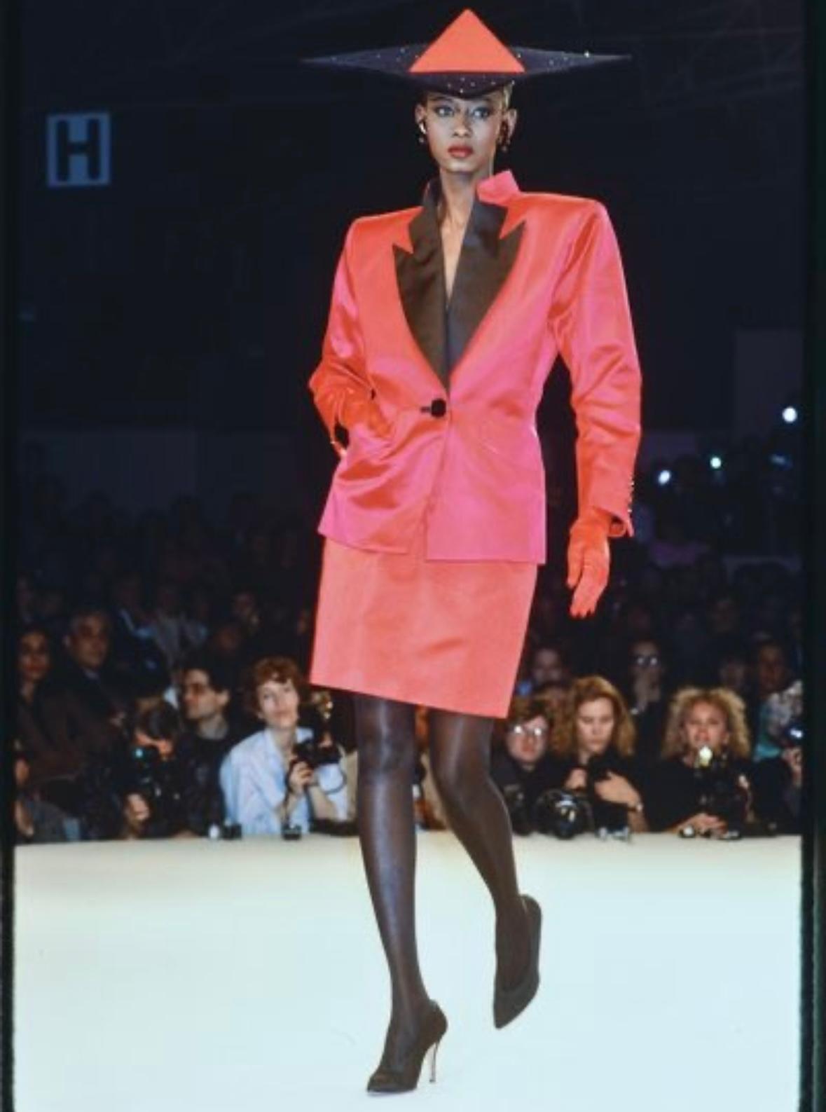 Women's F/W 1988 Saint Laurent Rive Gauche Runway Red Satin Pocket Pencil Skirt For Sale