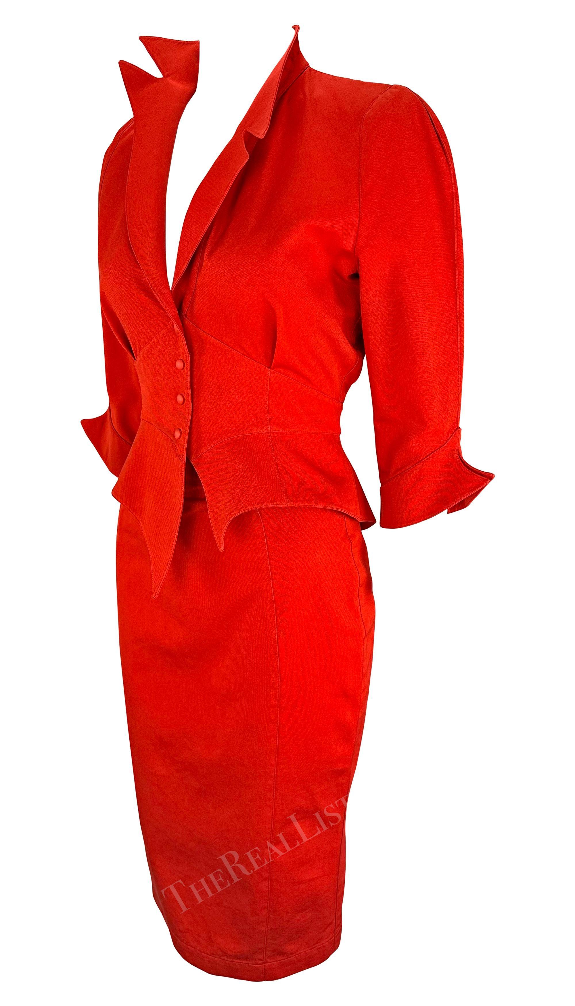 A/I 1988 Thierry Mugler Rosso Museo 'Les Infernales'  Tuta con gonna rosso fuoco in vendita 8