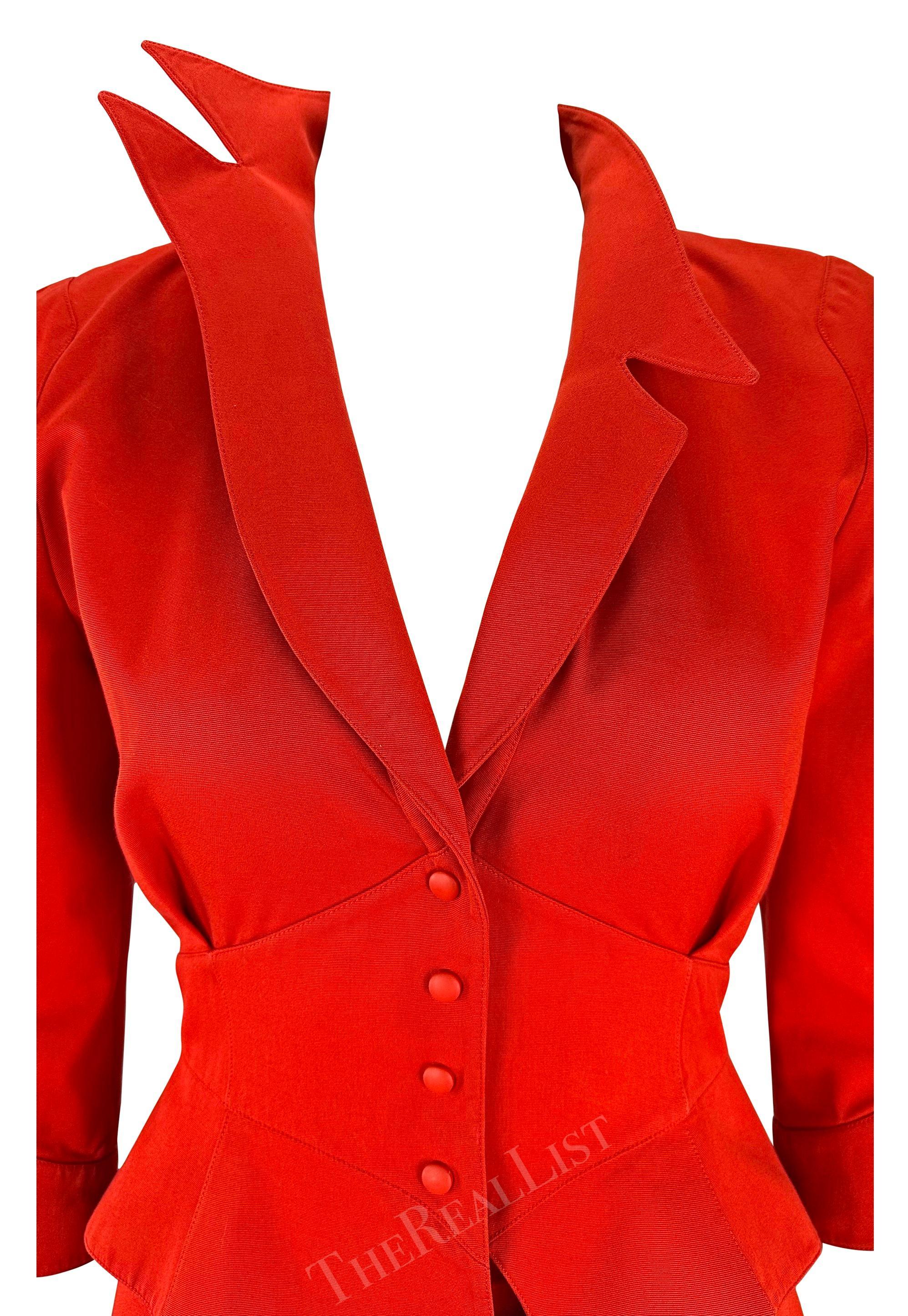 A/I 1988 Thierry Mugler Rosso Museo 'Les Infernales'  Tuta con gonna rosso fuoco in vendita 3