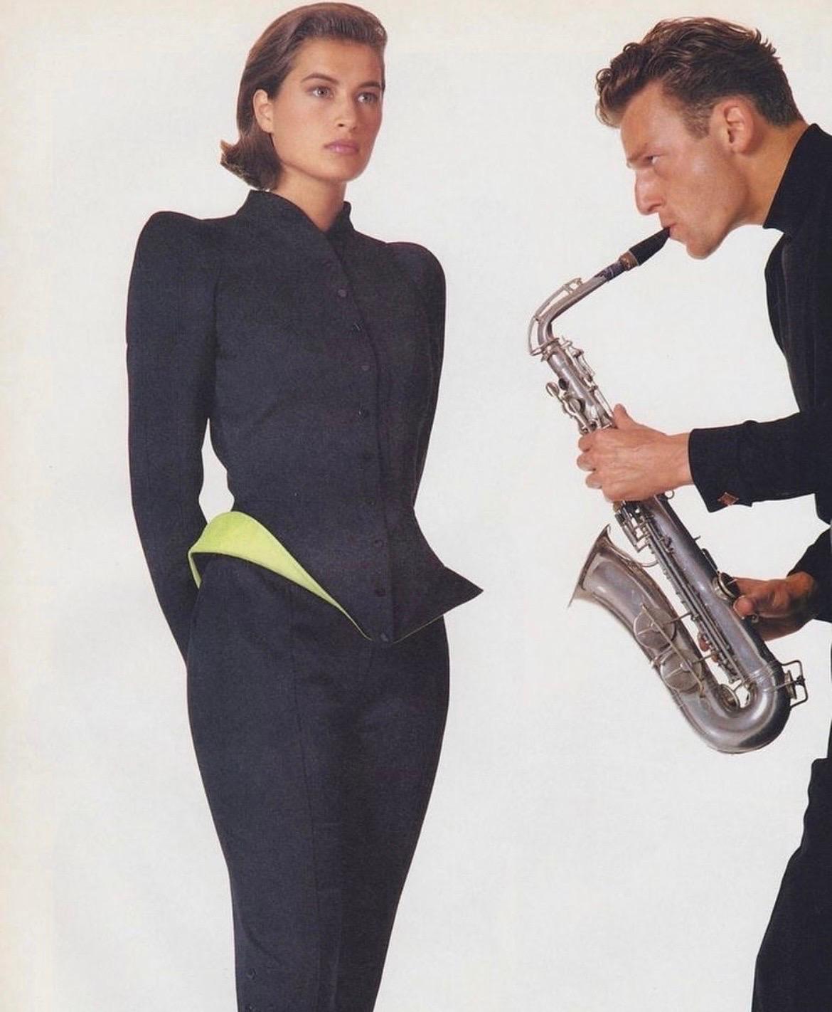 F/W 1988 Thierry Mugler Lila Futuristische Les Infernales Skulpturale Jacke im Zustand „Hervorragend“ im Angebot in Concord, NC