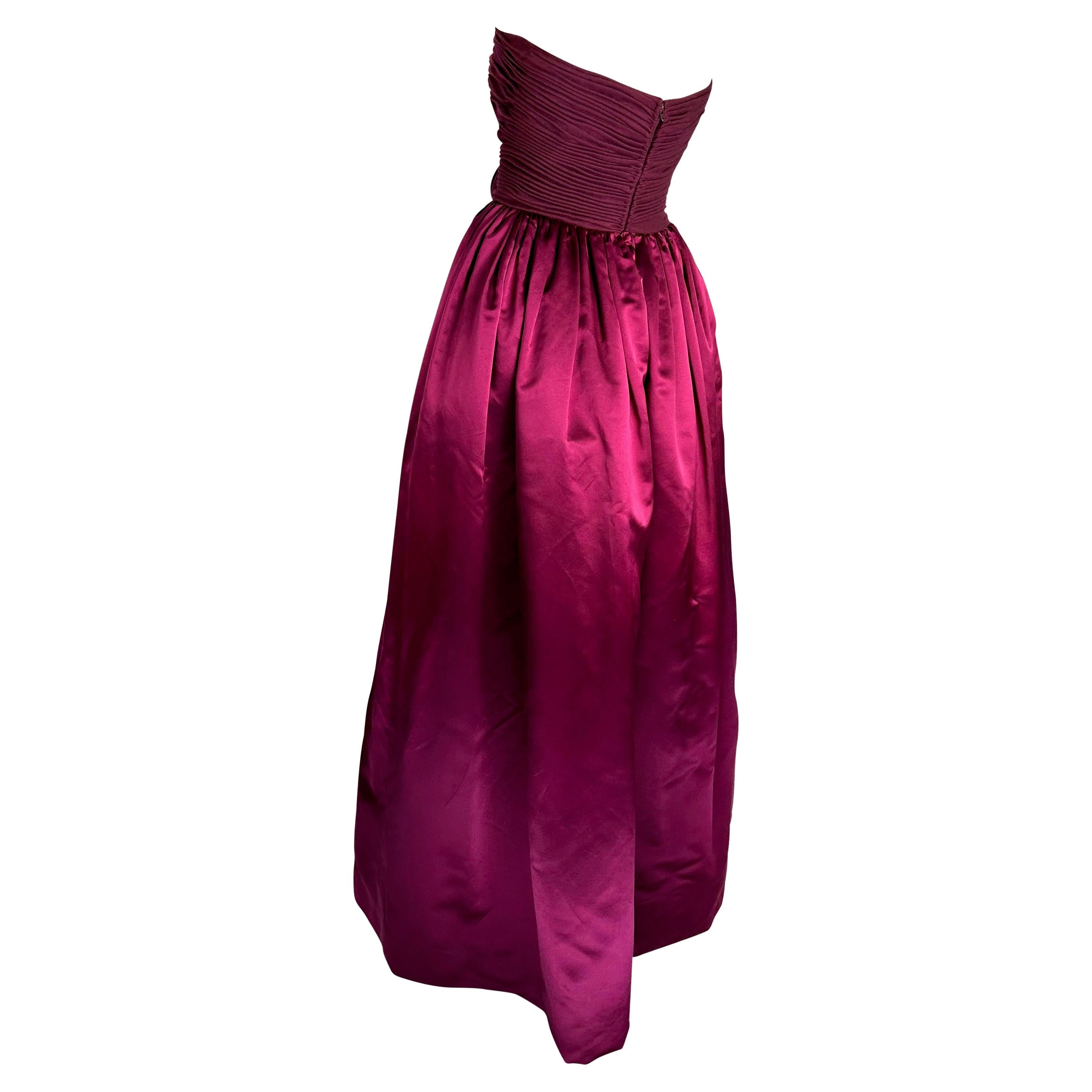 F/W 1989 Oscar de La Renta Runway Cranberry Silk Satin Ruched Strapless Gown For Sale 3