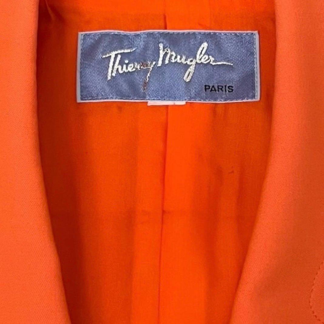 F/W 1989 Thierry Mugler Chaqueta escultural de metal futurista naranja en venta 6