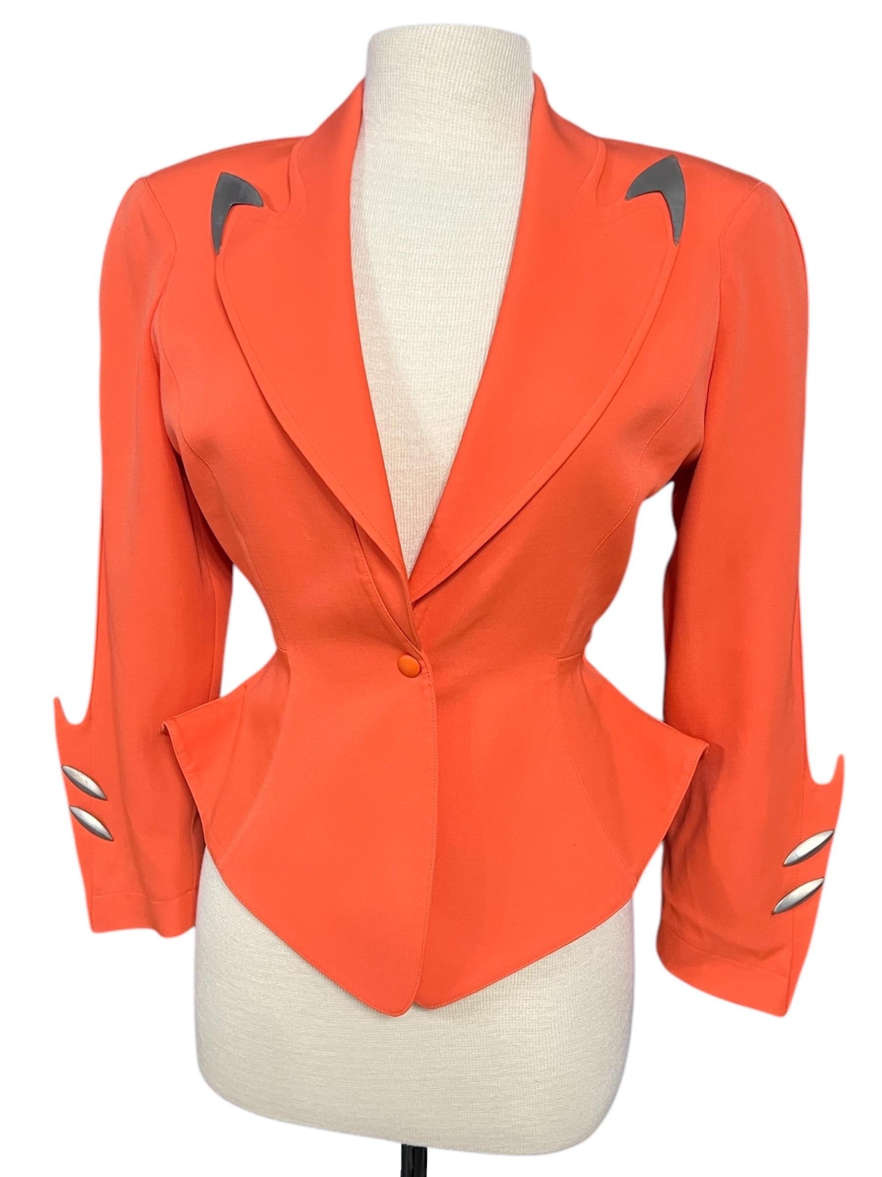 De las mujeres F/W 1989 Thierry Mugler Chaqueta escultural de metal futurista naranja en venta