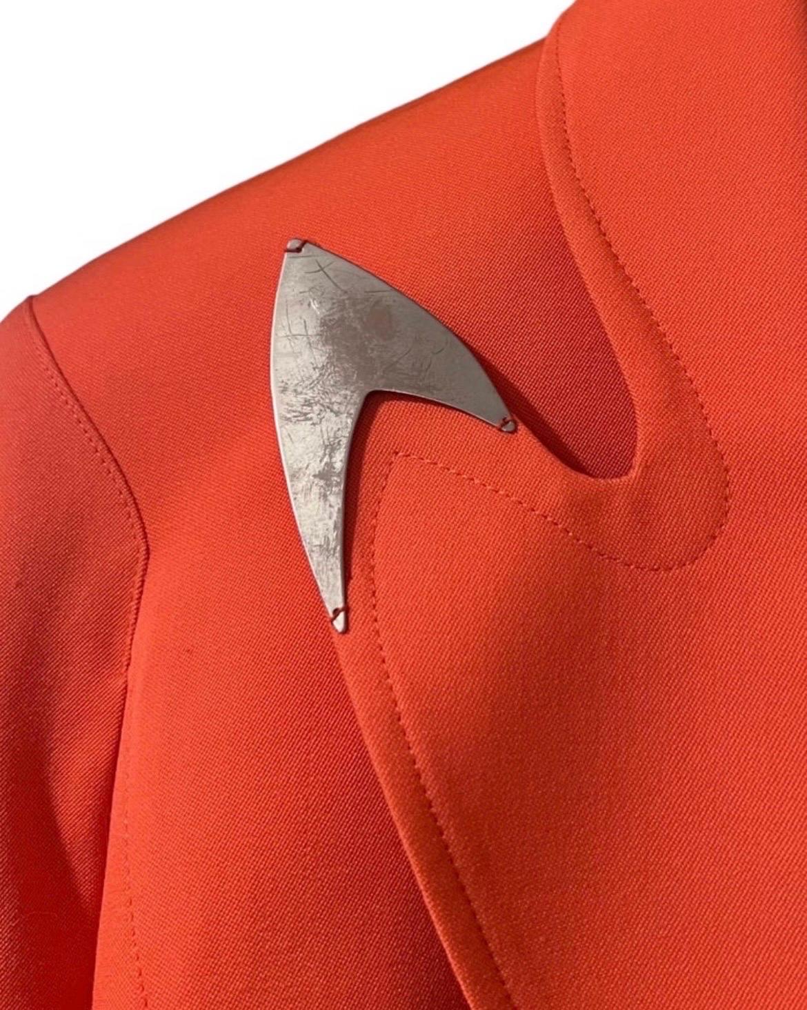 F/W 1989 Thierry Mugler Chaqueta escultural de metal futurista naranja en venta 4