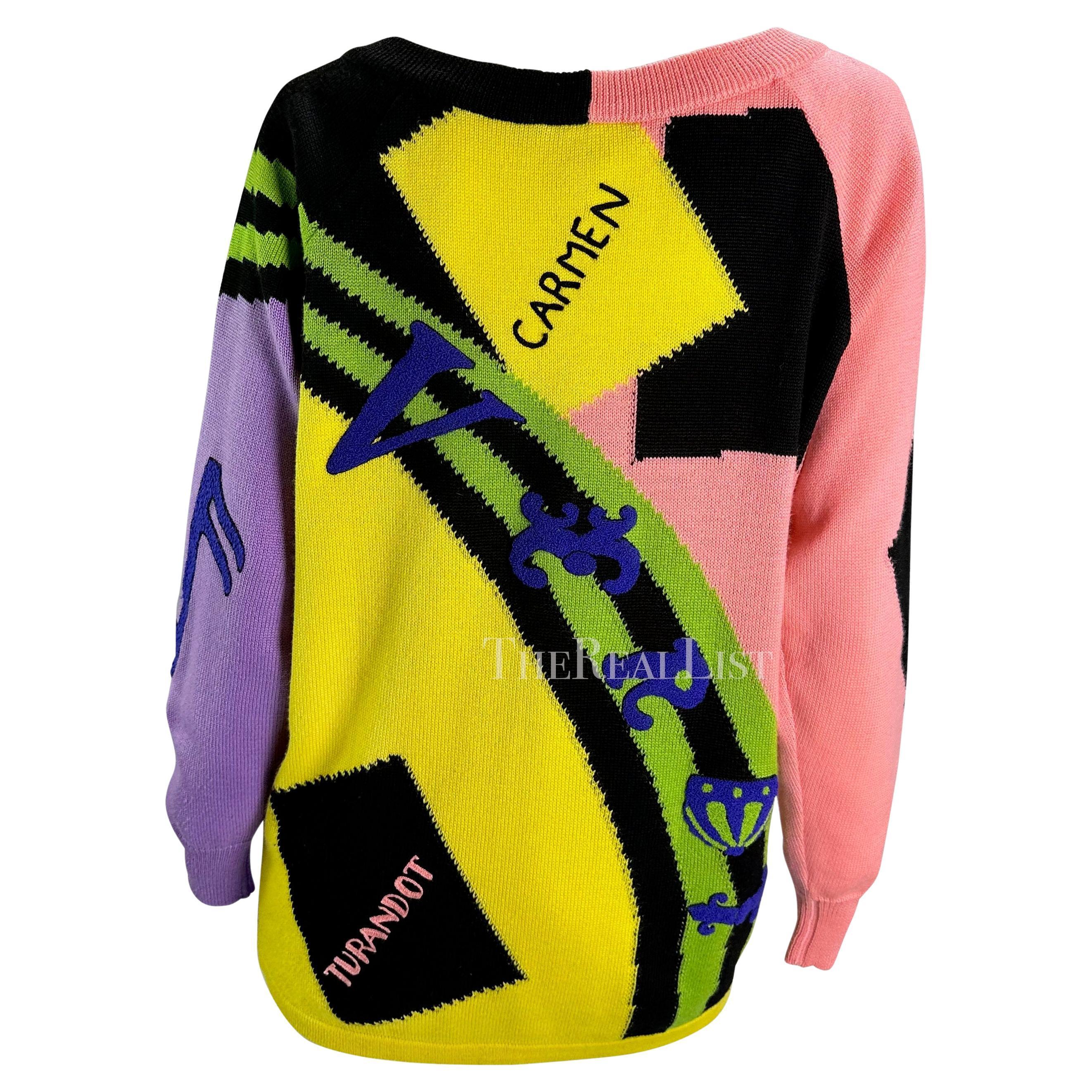 Pull en maille brodé opéra multicolore Puccini de Gianni Versace, A/H 1990 Bon état - En vente à West Hollywood, CA