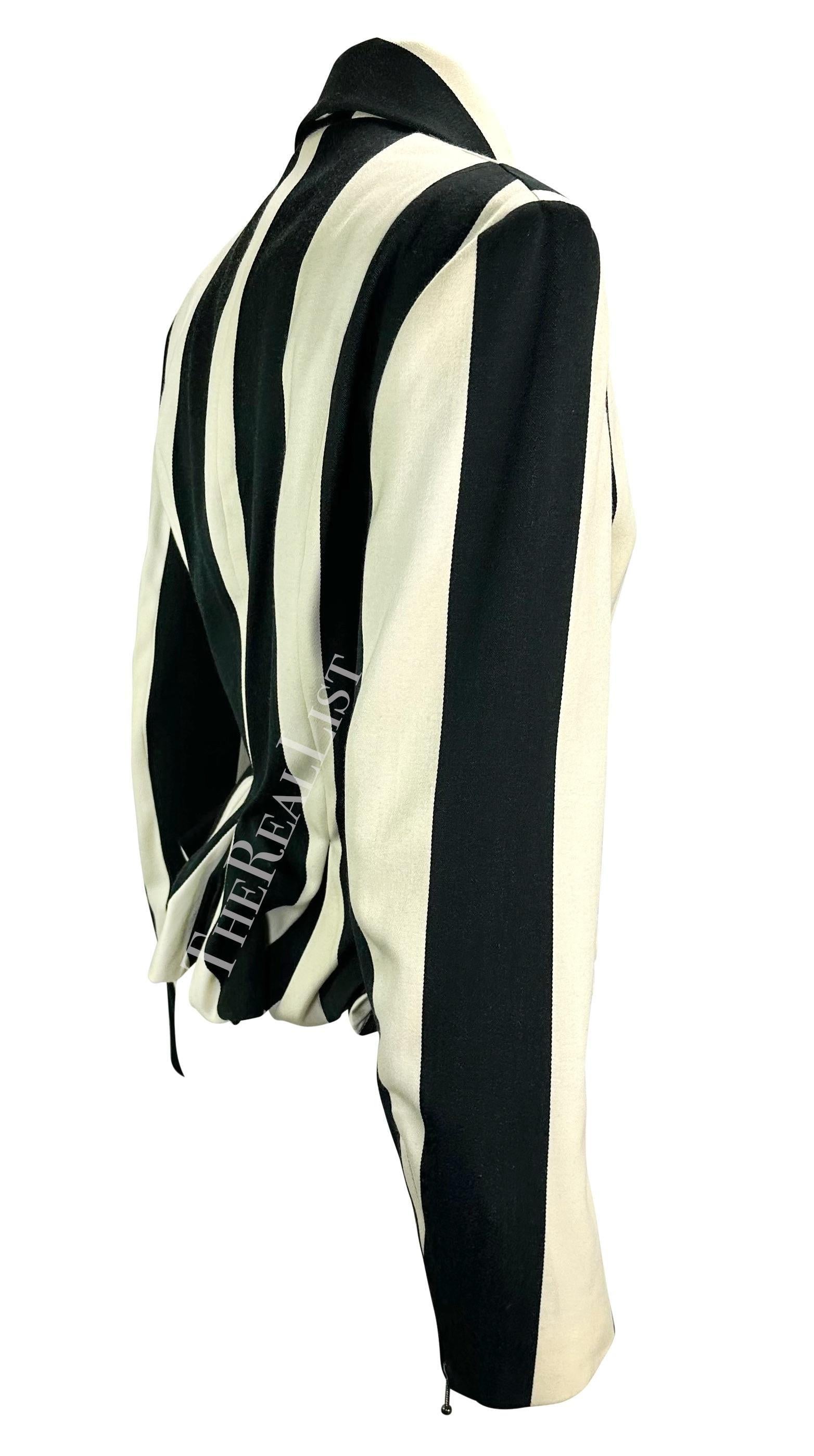 John Galliano Runway A/H 1990 - Veste bustier rayée noire et blanche avec fermeture éclair en vente 3