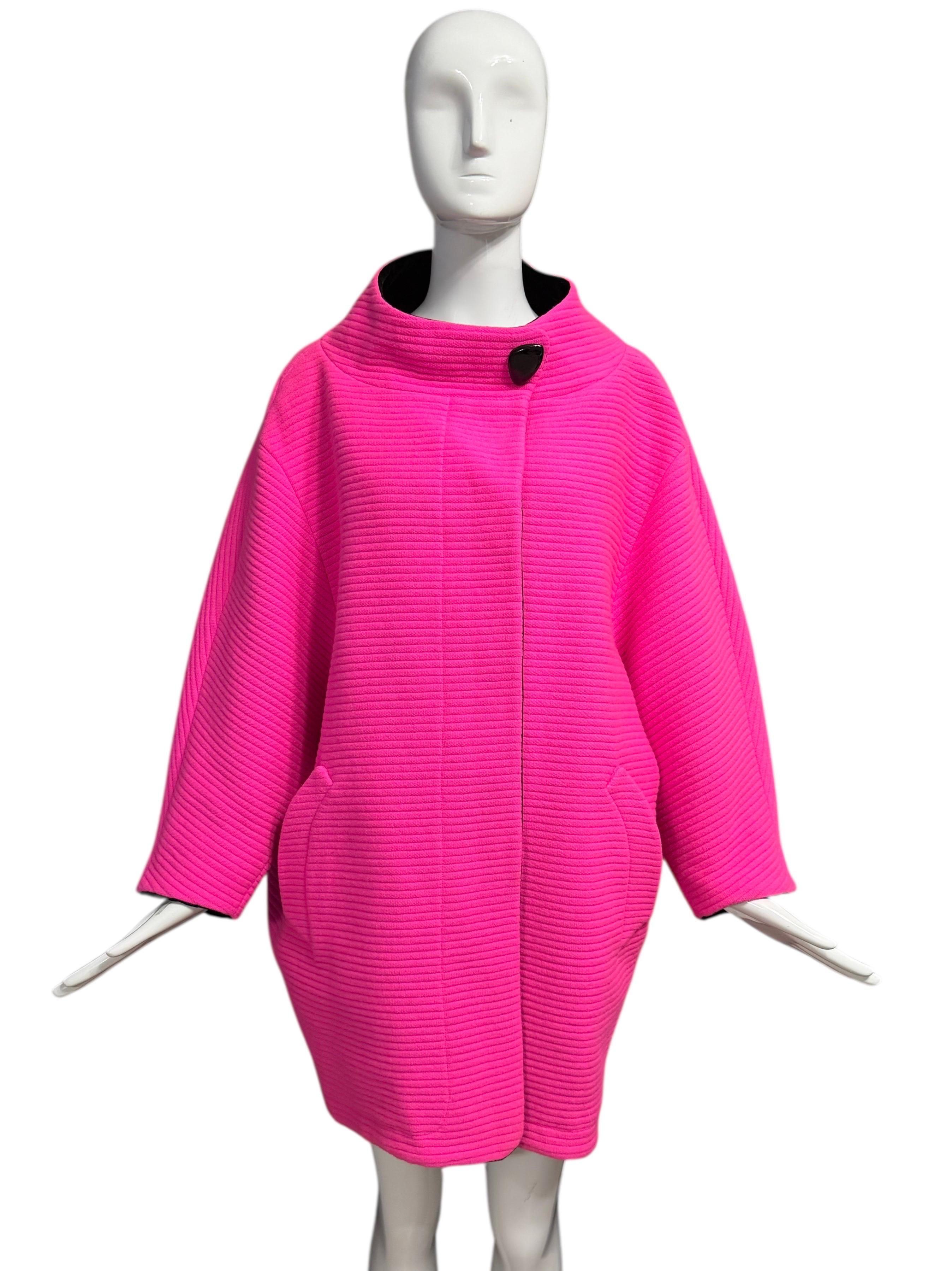 Rosa A/I 1990 Thierry Mugler, cappotto futuristico rosa fucsia in stile Coates in vendita