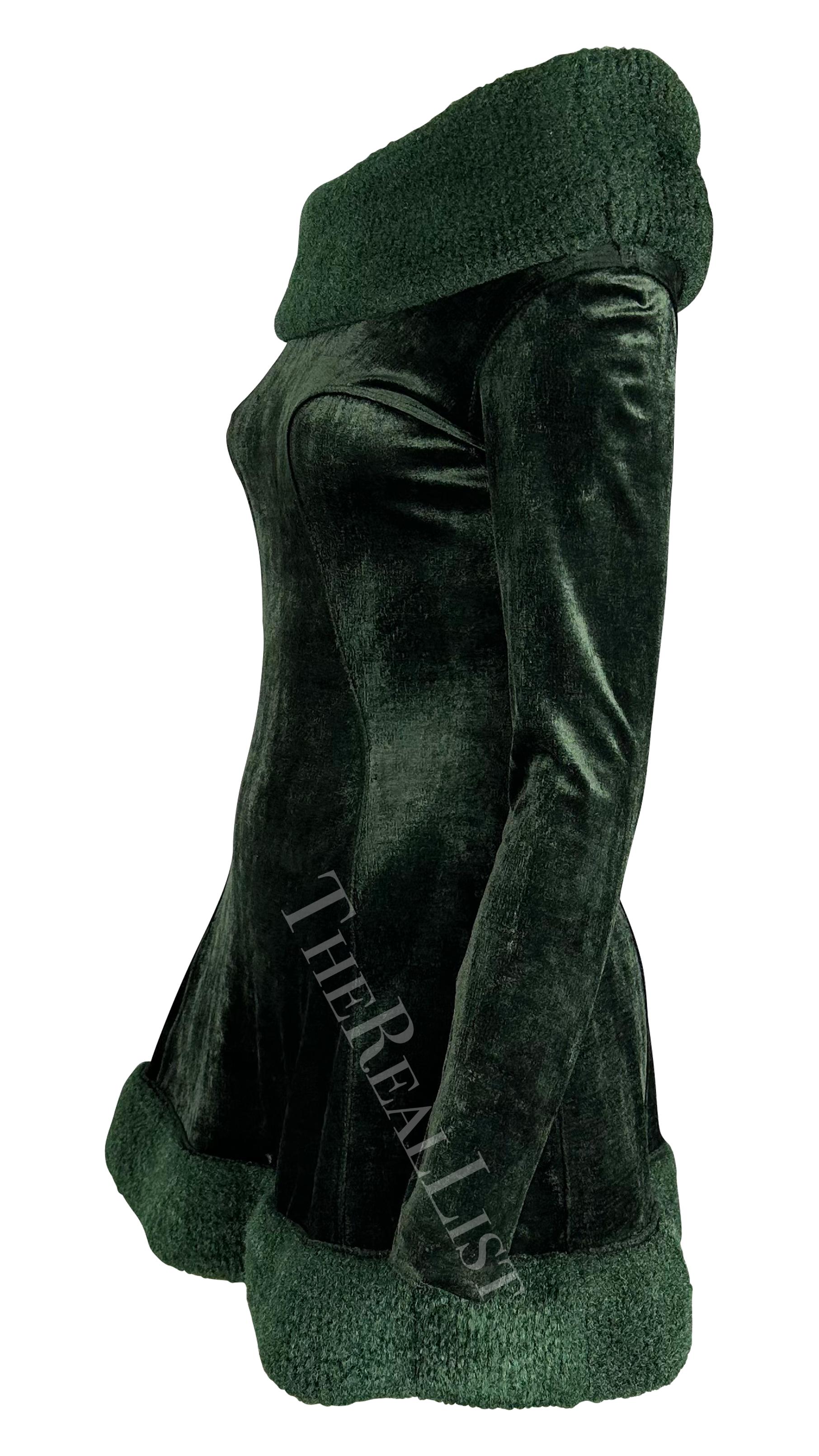 F/W 1991 Alaia Dark Green Velvet Off-The-Shoulder Plush Mini Dress In Excellent Condition For Sale In West Hollywood, CA