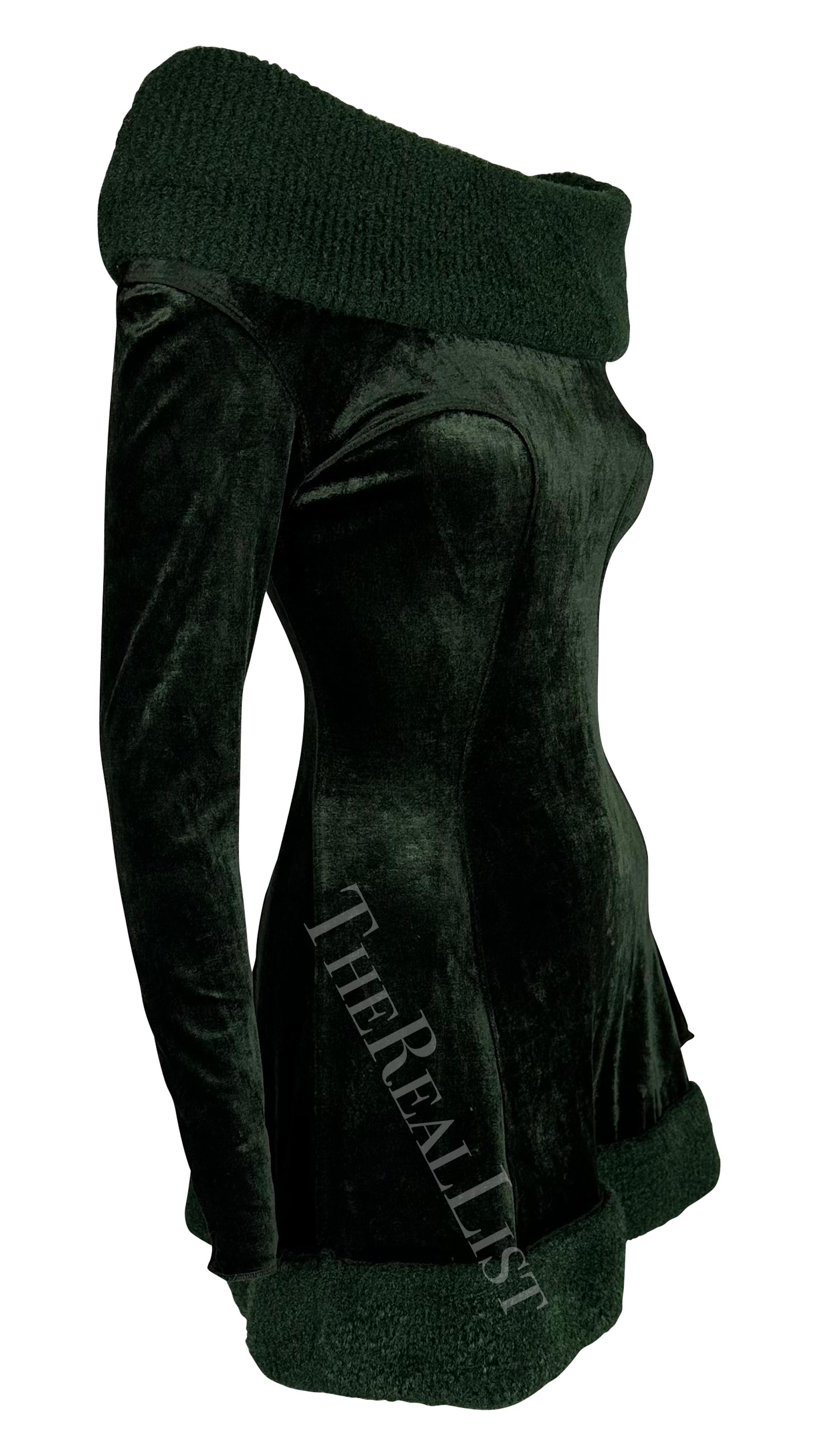 F/W 1991 Alaia Dark Green Velvet Off-The-Shoulder Plush Mini Dress For Sale 3