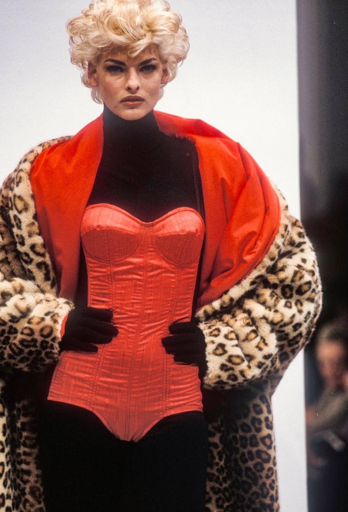 F/W 1991 Dolce & Gabbana Runway Leopard Print Faux Fur Red Shawl Oversized Coat In Good Condition For Sale In West Hollywood, CA