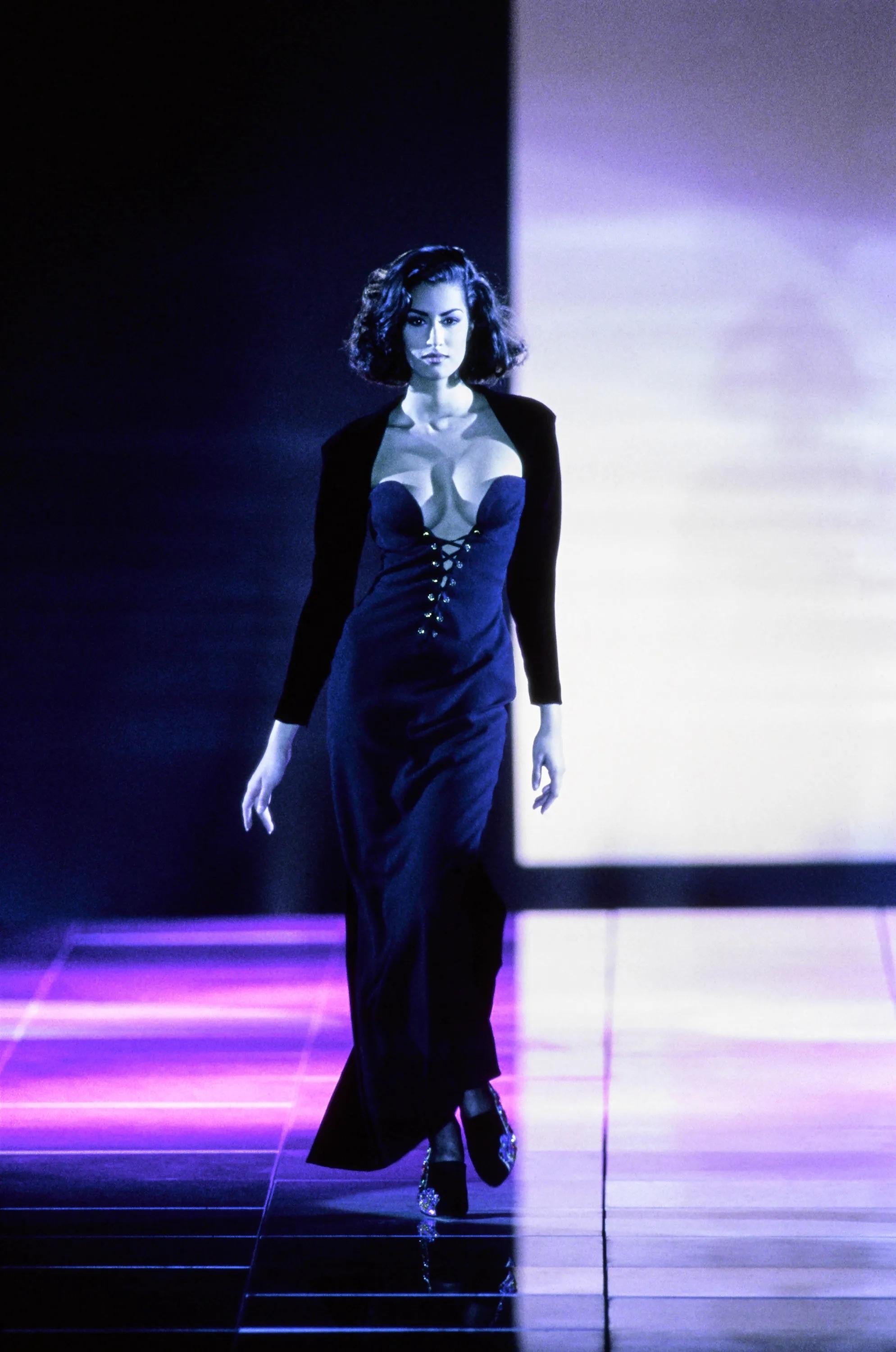 F/W 1991 Gianni Versace Black Velvet Plunging Neckline Runway Dress In Excellent Condition In West Hollywood, CA