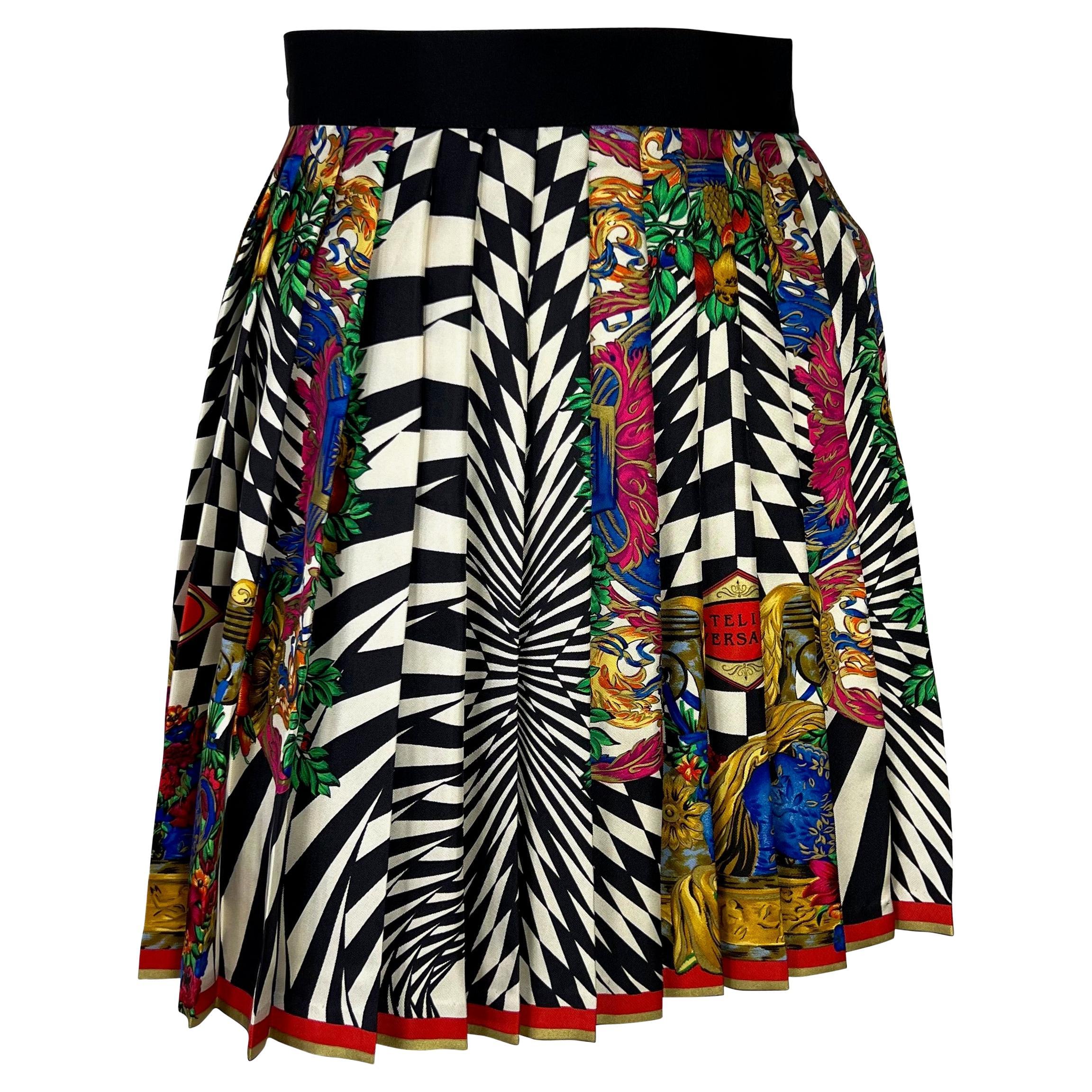 F/W 1991 Gianni Versace Couture Op Art Atelier Print Pleated Skirt Blouse Set In Good Condition For Sale In West Hollywood, CA