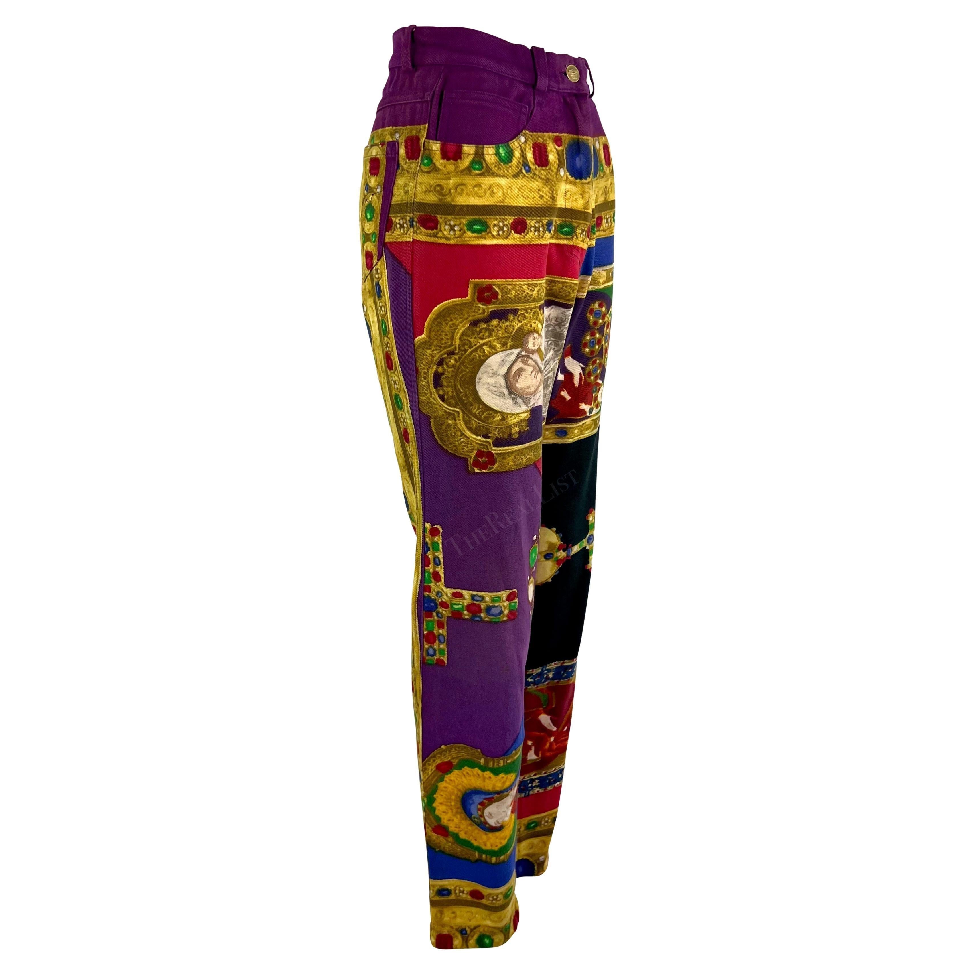 Pantalon en jean imprimé baroque multicolore violet Gianni Versace, A/H 1991 en vente 5