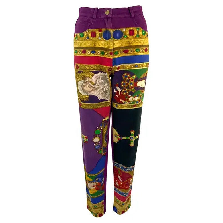 F/W 1991 Gianni Versace Pantalón vaquero estampado barroco multicolor púrpura con gemas