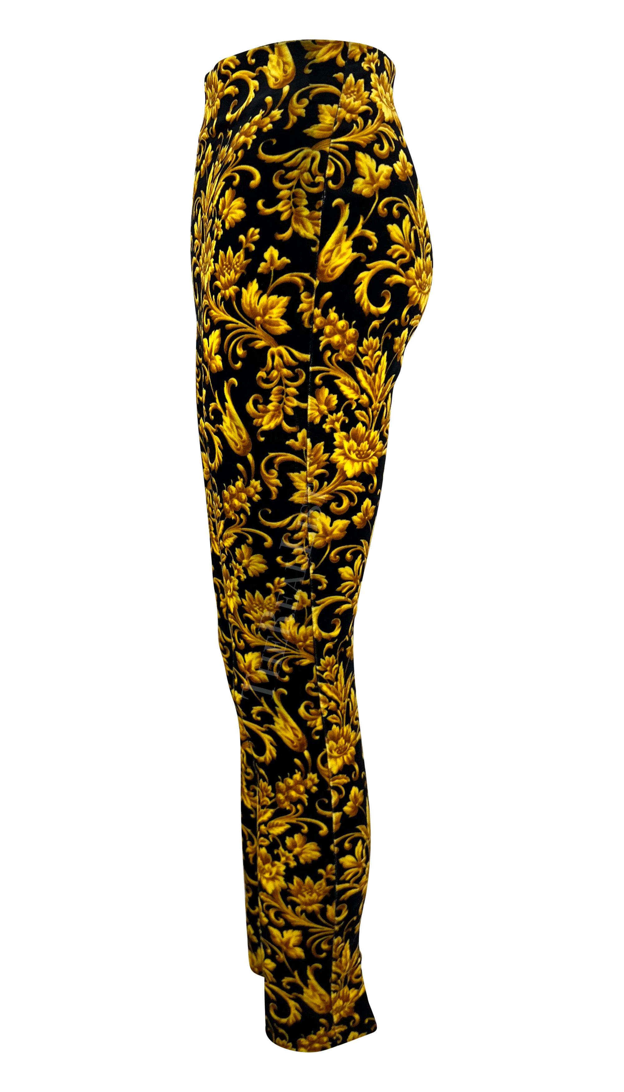 F/W 1991 Gianni Versace Runway Collants en velours noir doré imprimé baroque Pour femmes en vente