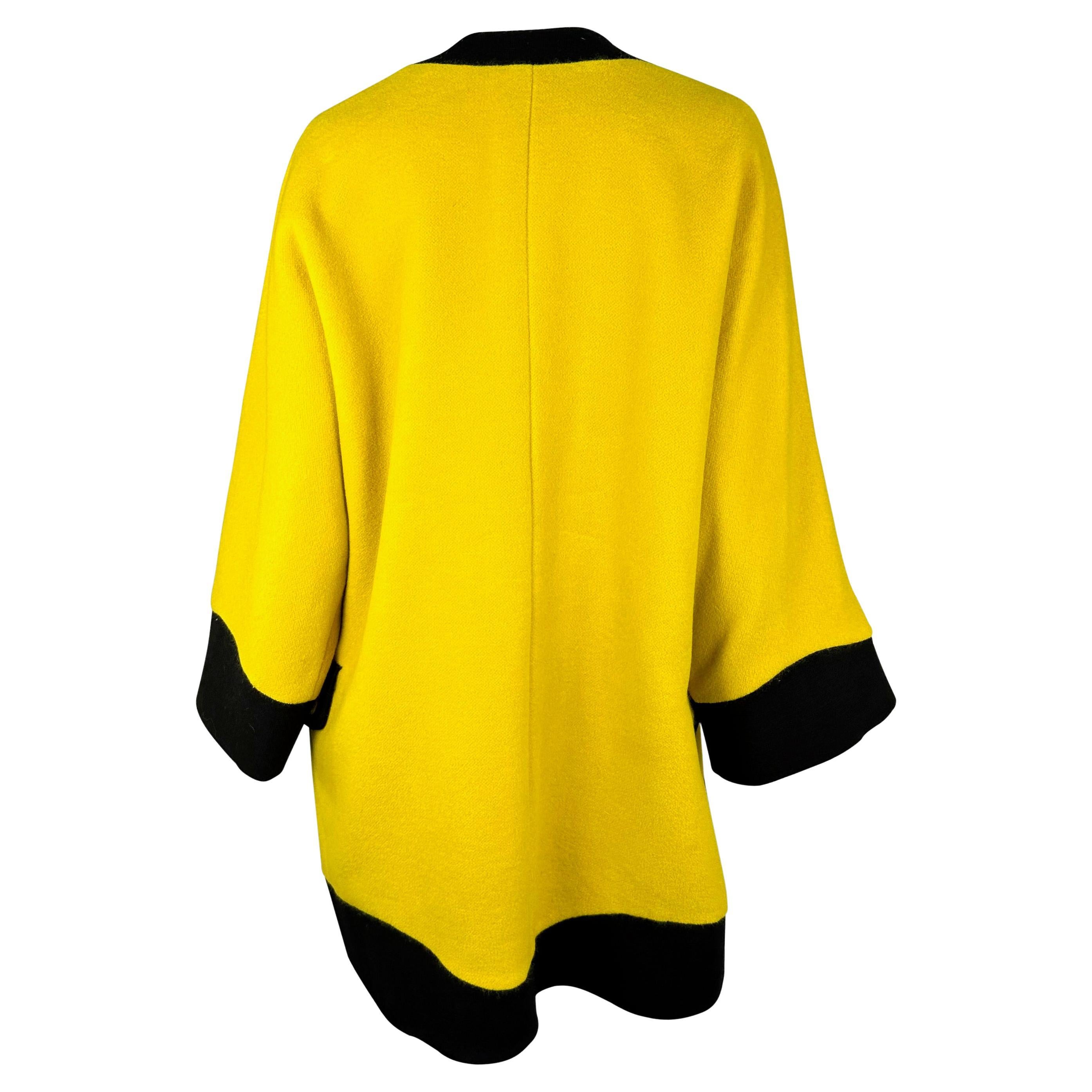 F/W 1991 Gianni Versace Yellow Oversized Runway Wool Color Block Coat For Sale 2
