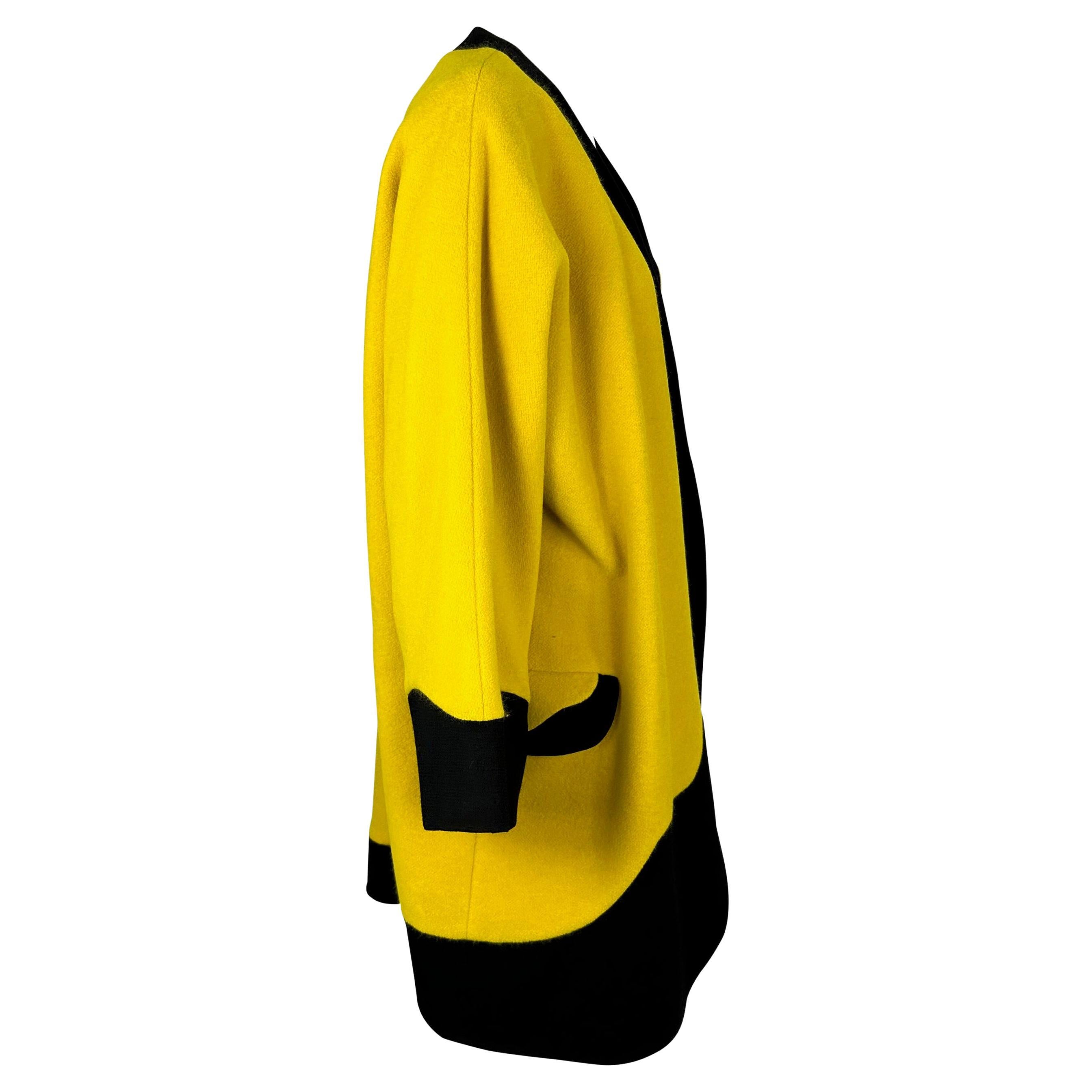 F/W 1991 Gianni Versace Yellow Oversized Runway Wool Color Block Coat For Sale 3
