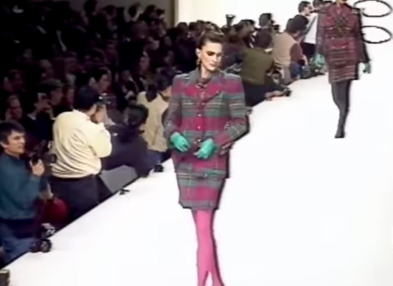 Presenting  a fabulous pink and green Oscar de la Renta tartan wrap skirt. From the Fall/Winter 1991 collection, this fabulous skirt debuted on the season's runway and features a bold plaid print. The perfect timeless piece, this vintage wrap skirt