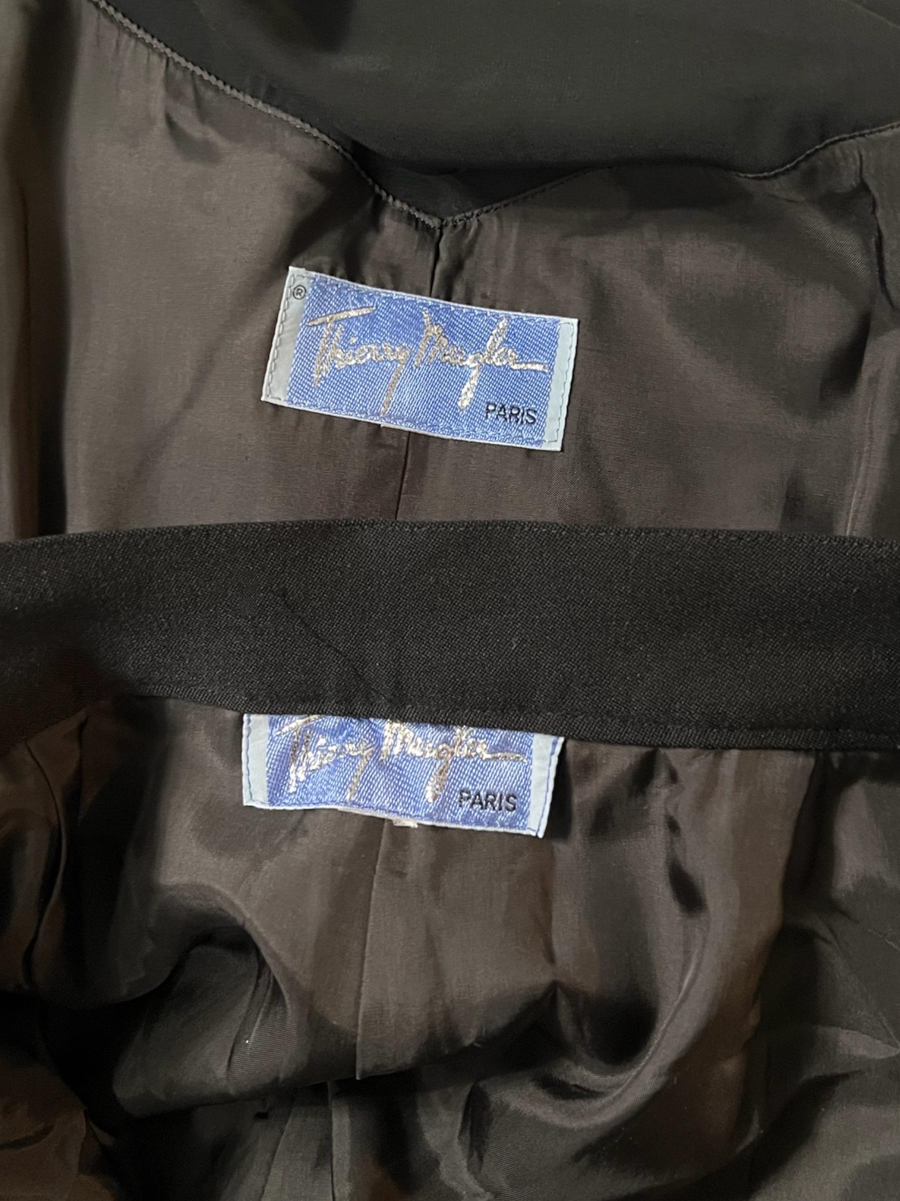 Tuta Thierry Mugler F&F Vintage A/I 1991 con cappuccio nero in vendita 10