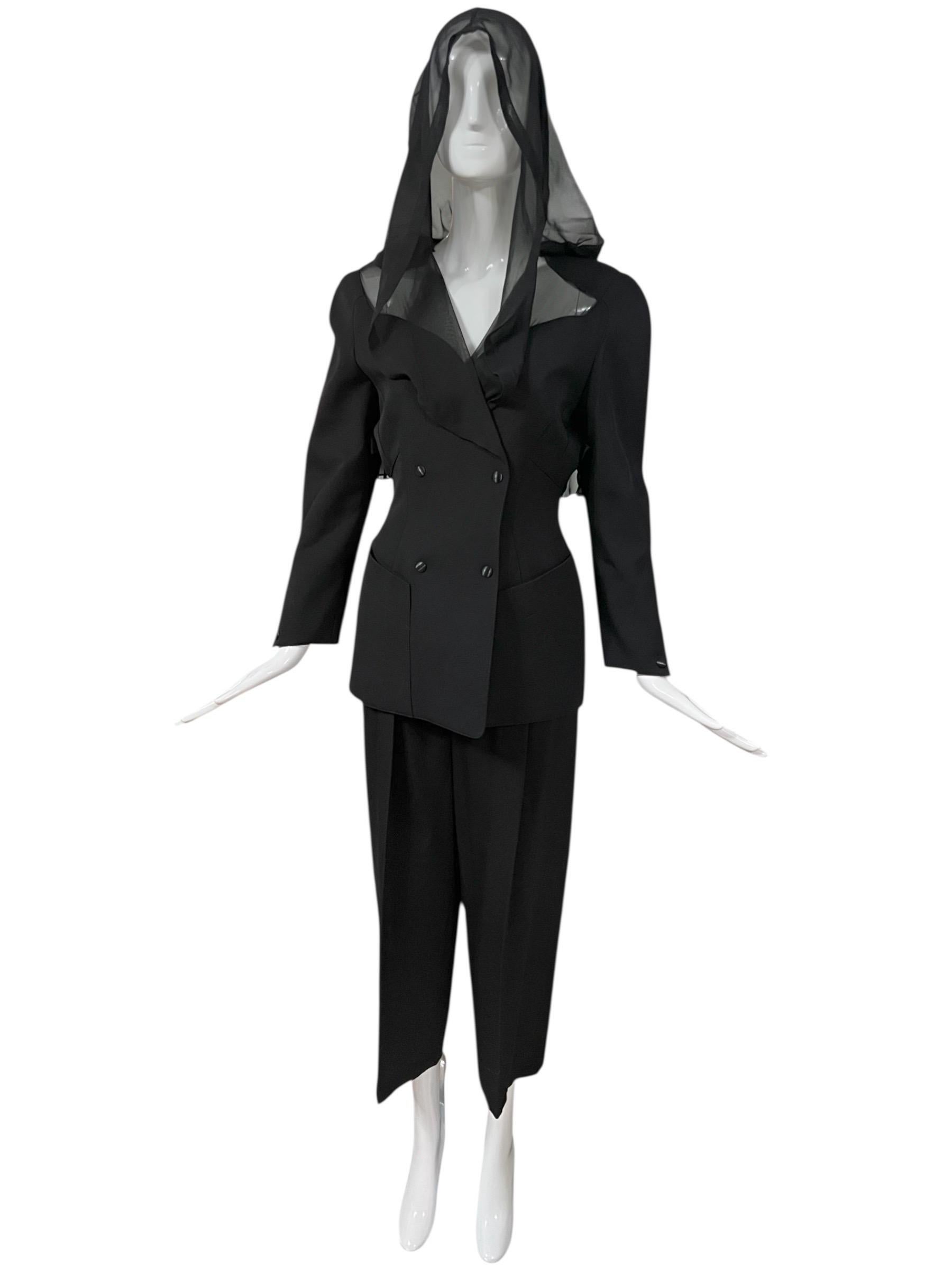 Donna Tuta Thierry Mugler F&F Vintage A/I 1991 con cappuccio nero in vendita