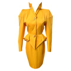 F/W 1991 Thierry Mugler Traje falda escultural amarillo