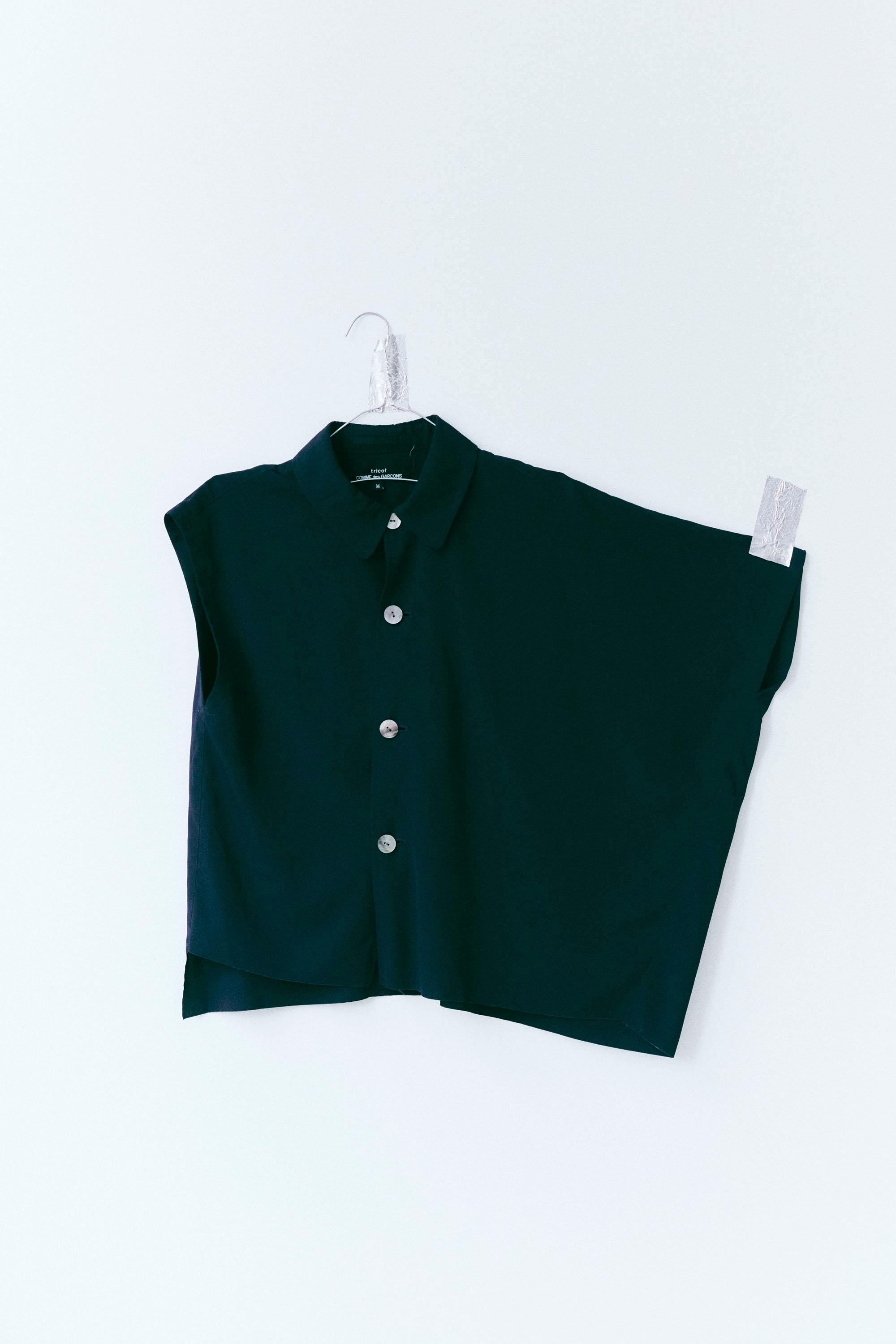 F/W 1992 Comme des Garcons Asymmetrical Blouse In Excellent Condition For Sale In London, GB