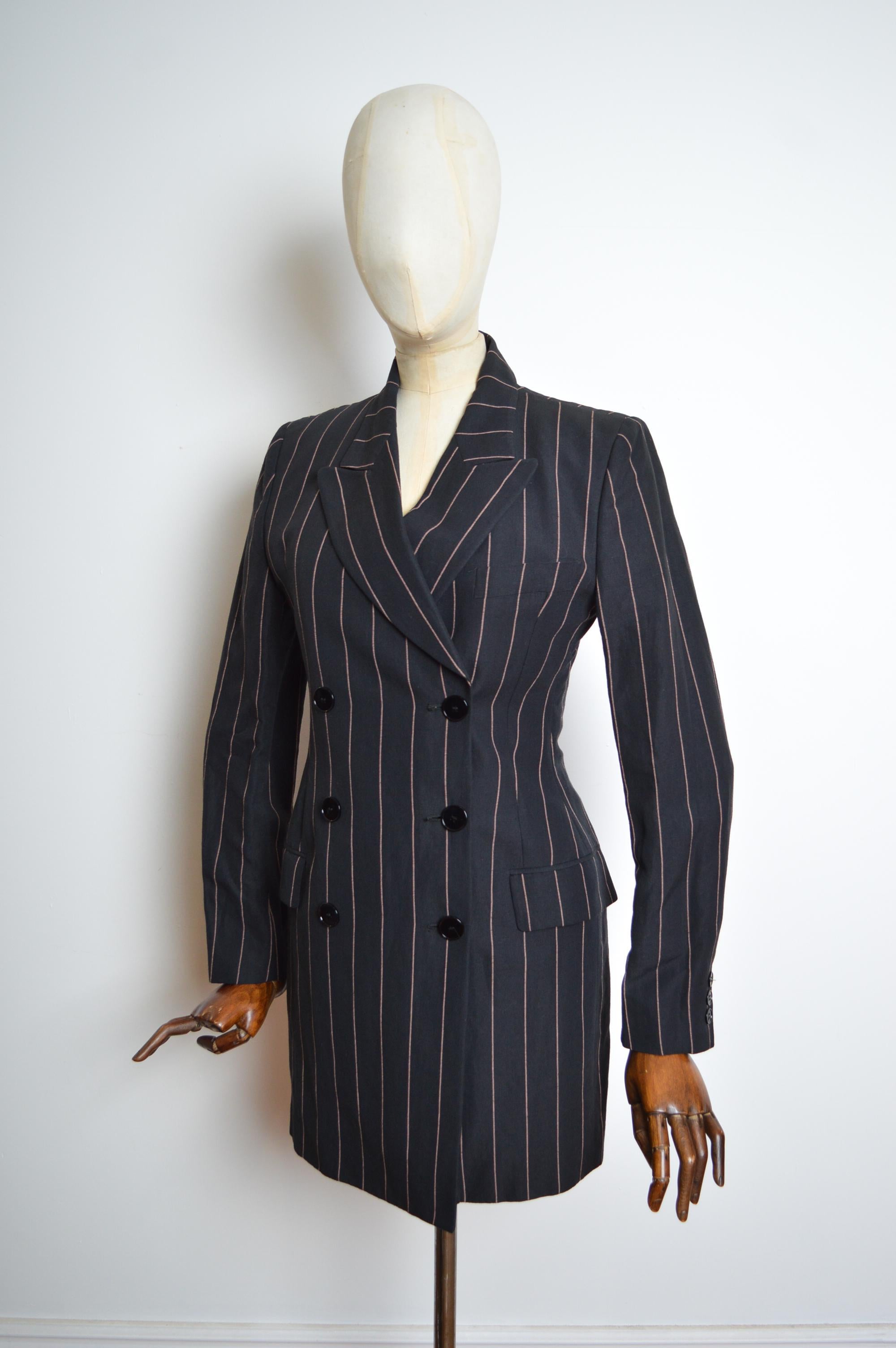 Nero A/I 1992 Dolce & Gabbana Runway Black Pinstripe Tuxedo Jacket & Dress Suit Set in vendita