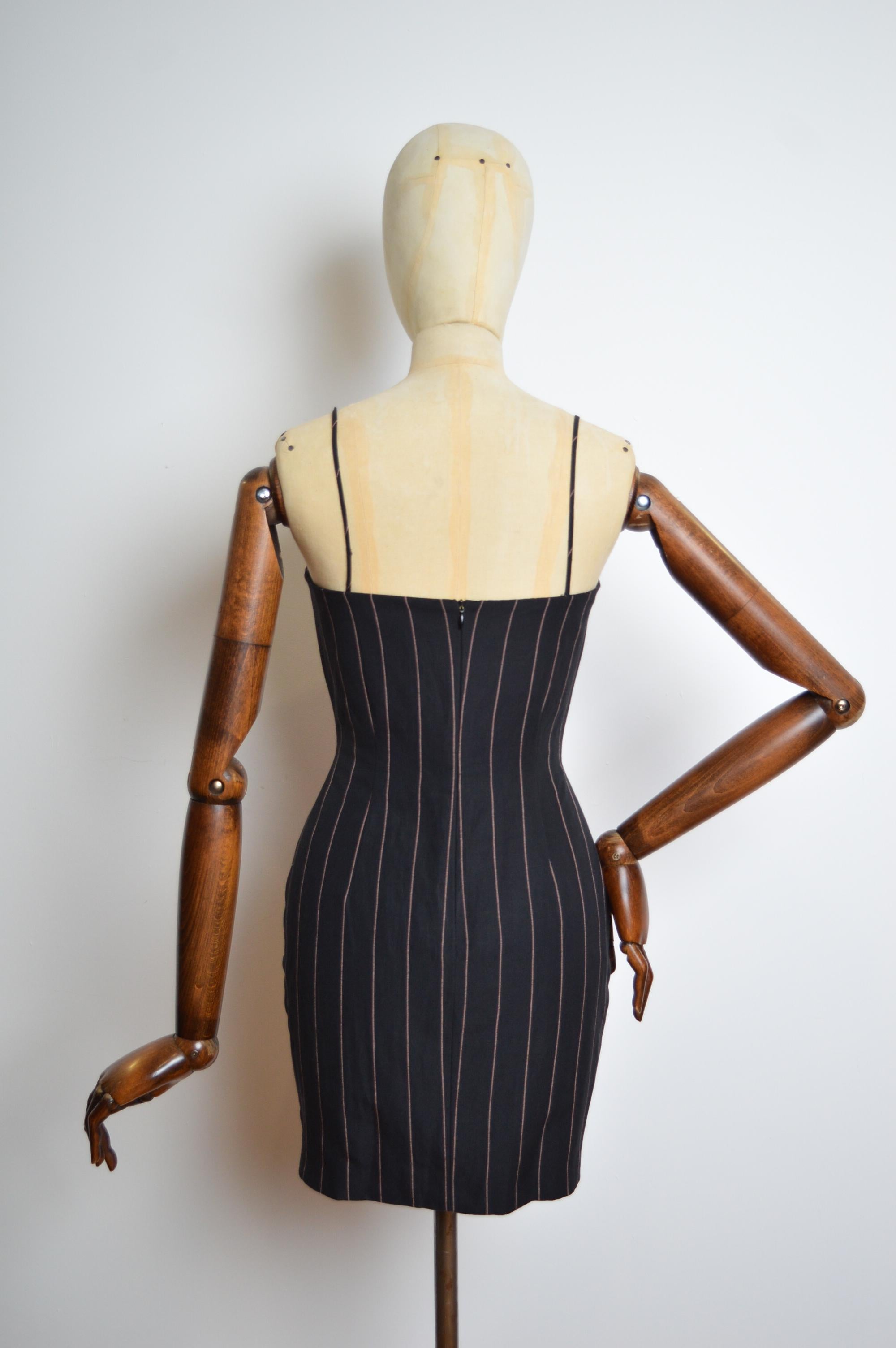 Donna A/I 1992 Dolce & Gabbana Runway Black Pinstripe Tuxedo Jacket & Dress Suit Set in vendita