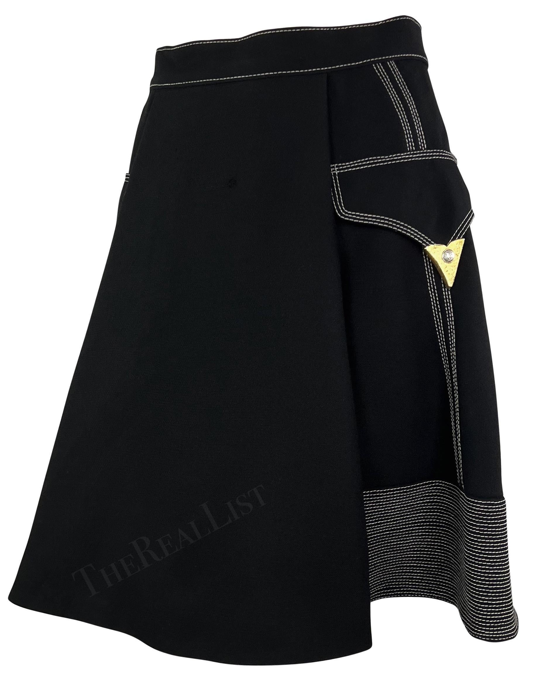 Noir Jupe Medusa Hardware de Gianni Versace noire et dorée, A/H 1992 en vente