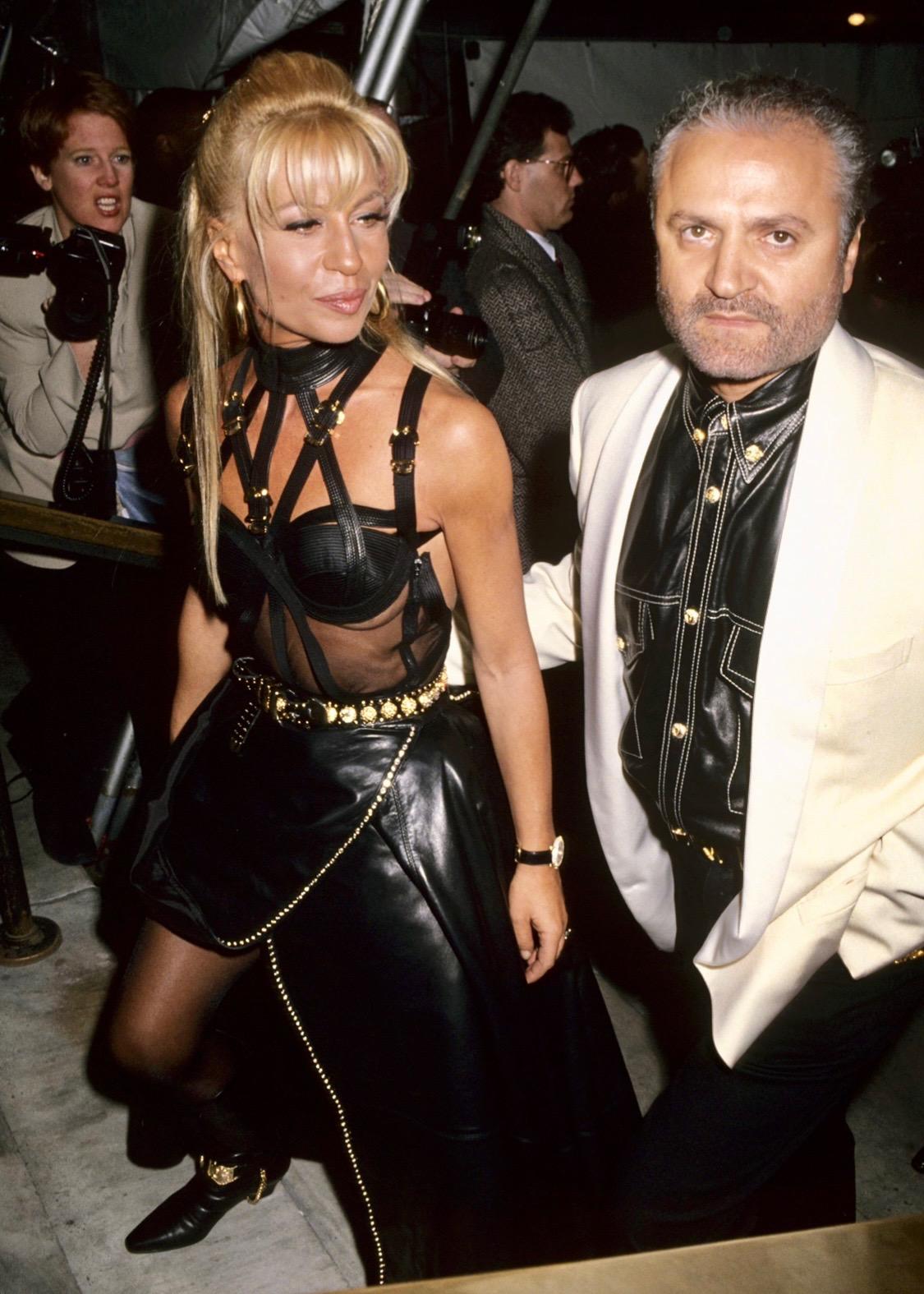 Robe à boucles bondage Miss S&M de Gianni Versace Couture, A/H 1992 Bon état - En vente à West Hollywood, CA