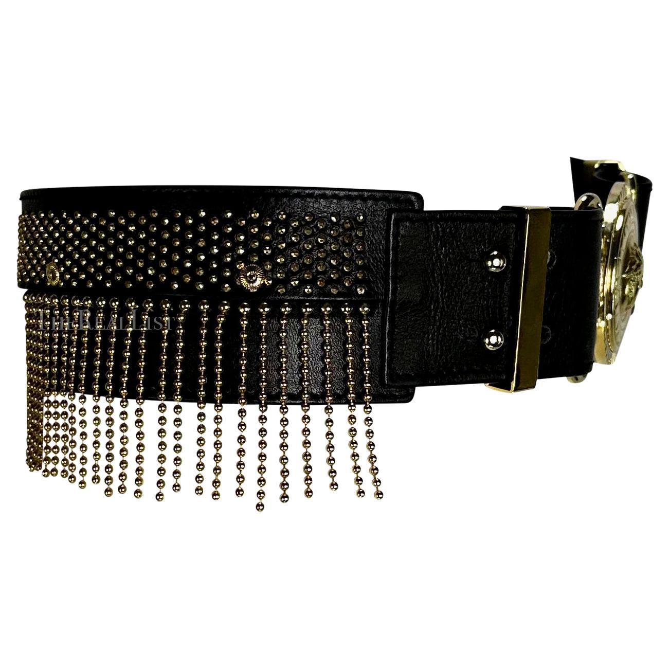 Grand ceinture « Miss S&M » de Gianni Versace avec Medusa Bondage chaîne dorée à franges, A/H 1992 en vente 1
