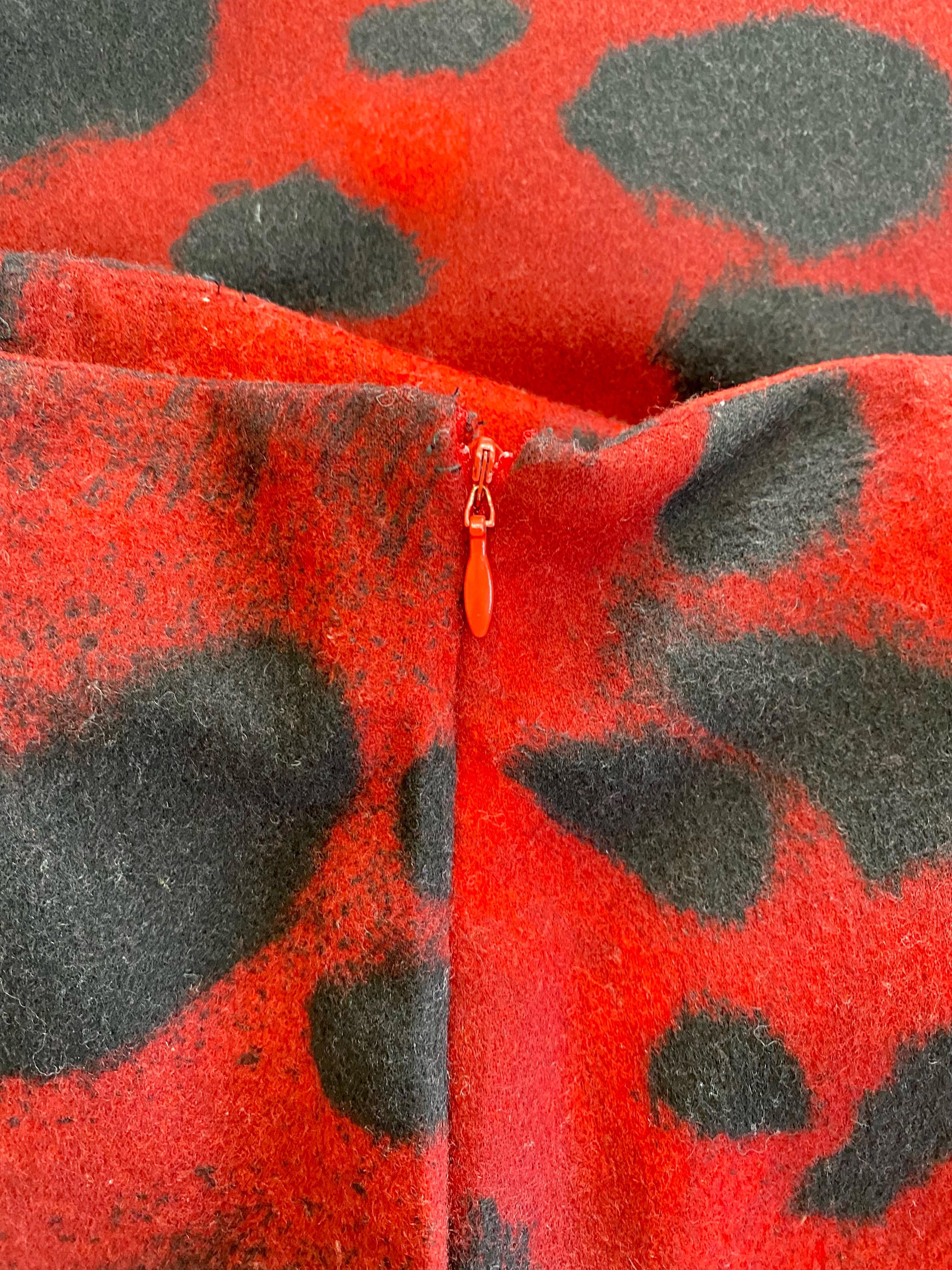 Tailleur jupe rouge imprimé léopard Gianni Versace, A/H 1992 Pour femmes en vente