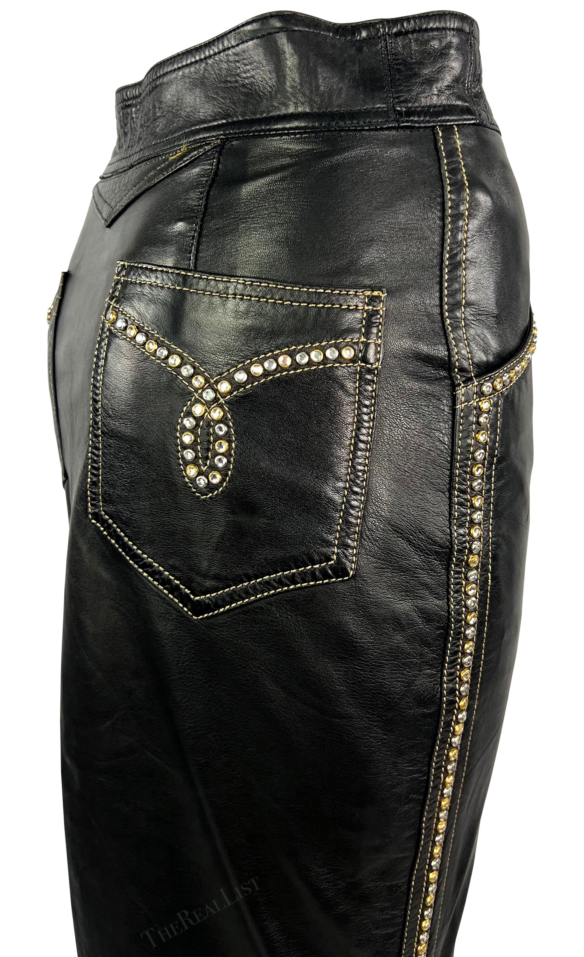 F/W 1992 Gianni Versace Runway 'Miss S&M' Black Leather Rhinestone Maxi Skirt (Jupe longue en cuir noir avec strass)  Bon état - En vente à West Hollywood, CA