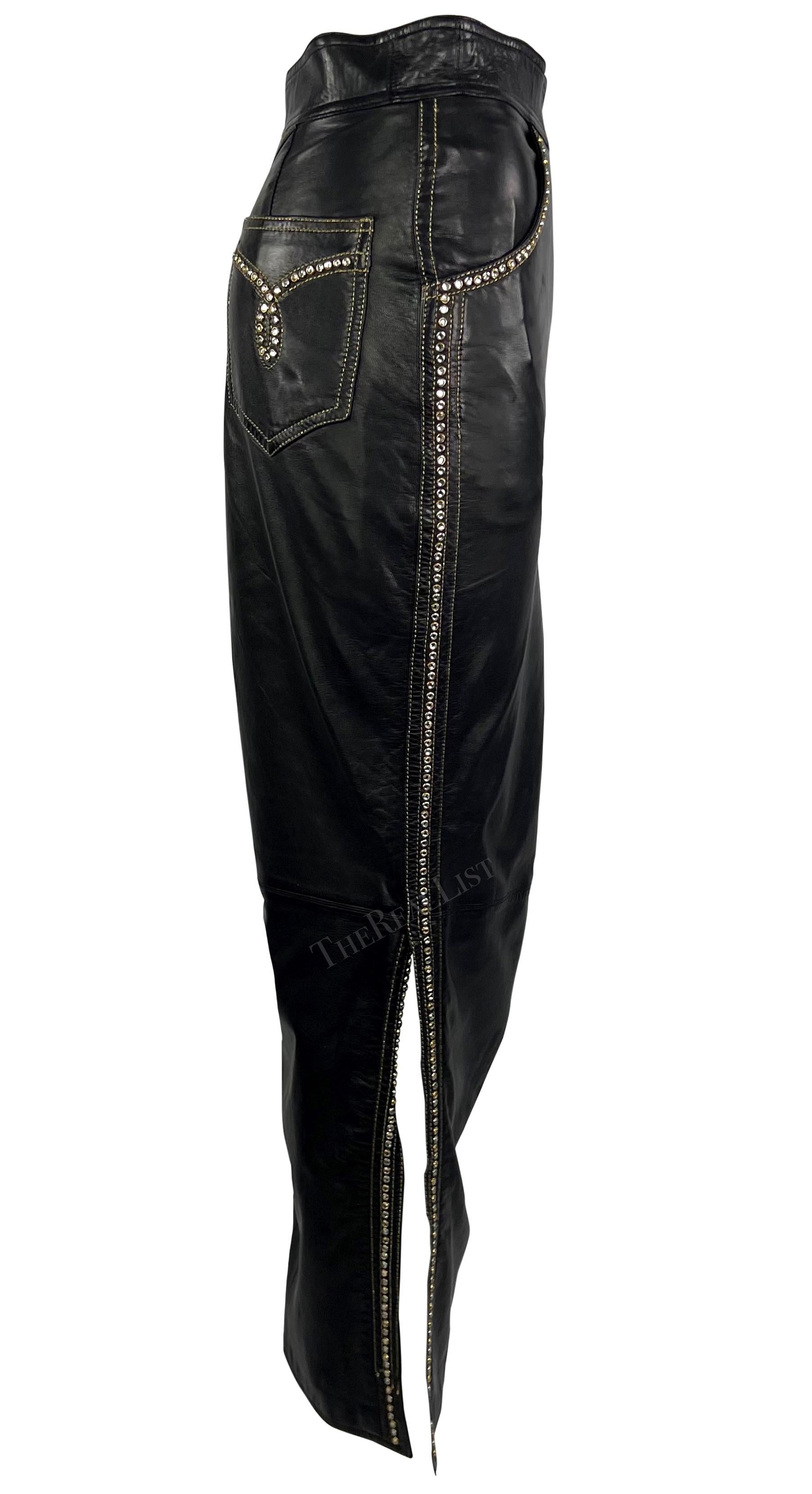 F/W 1992 Gianni Versace Runway 'Miss S&M' Black Leather Rhinestone Maxi Skirt (Jupe longue en cuir noir avec strass)  en vente 1