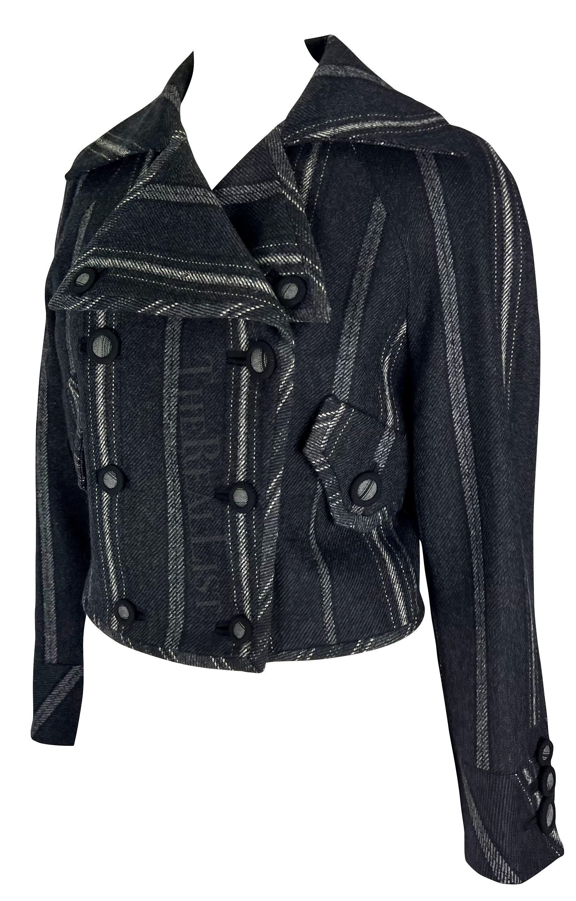 F/W 1993 Gianni Versace Veste de défilé à rayures grises et noires Excellent état - En vente à West Hollywood, CA