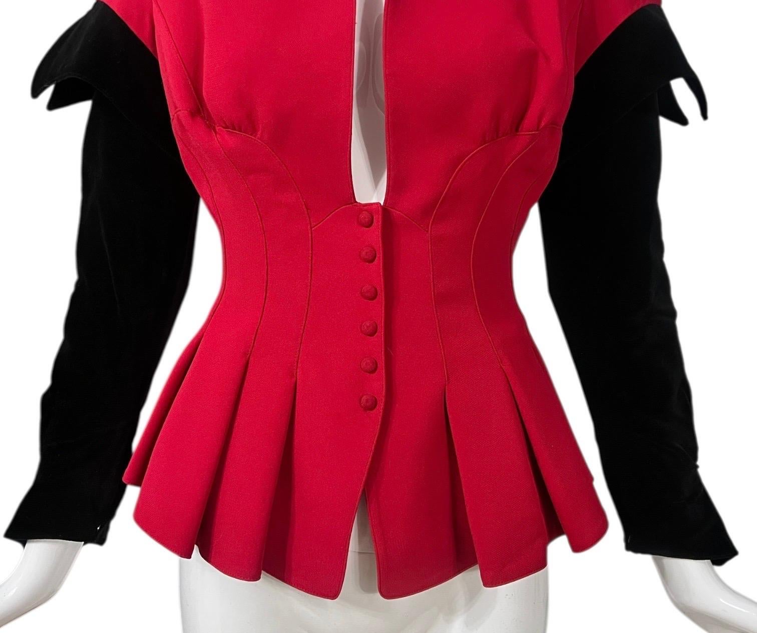 F/W 1993 Thierry Mugler Strukturierte Jacke aus rotem Schößchen-Samt Damen im Angebot
