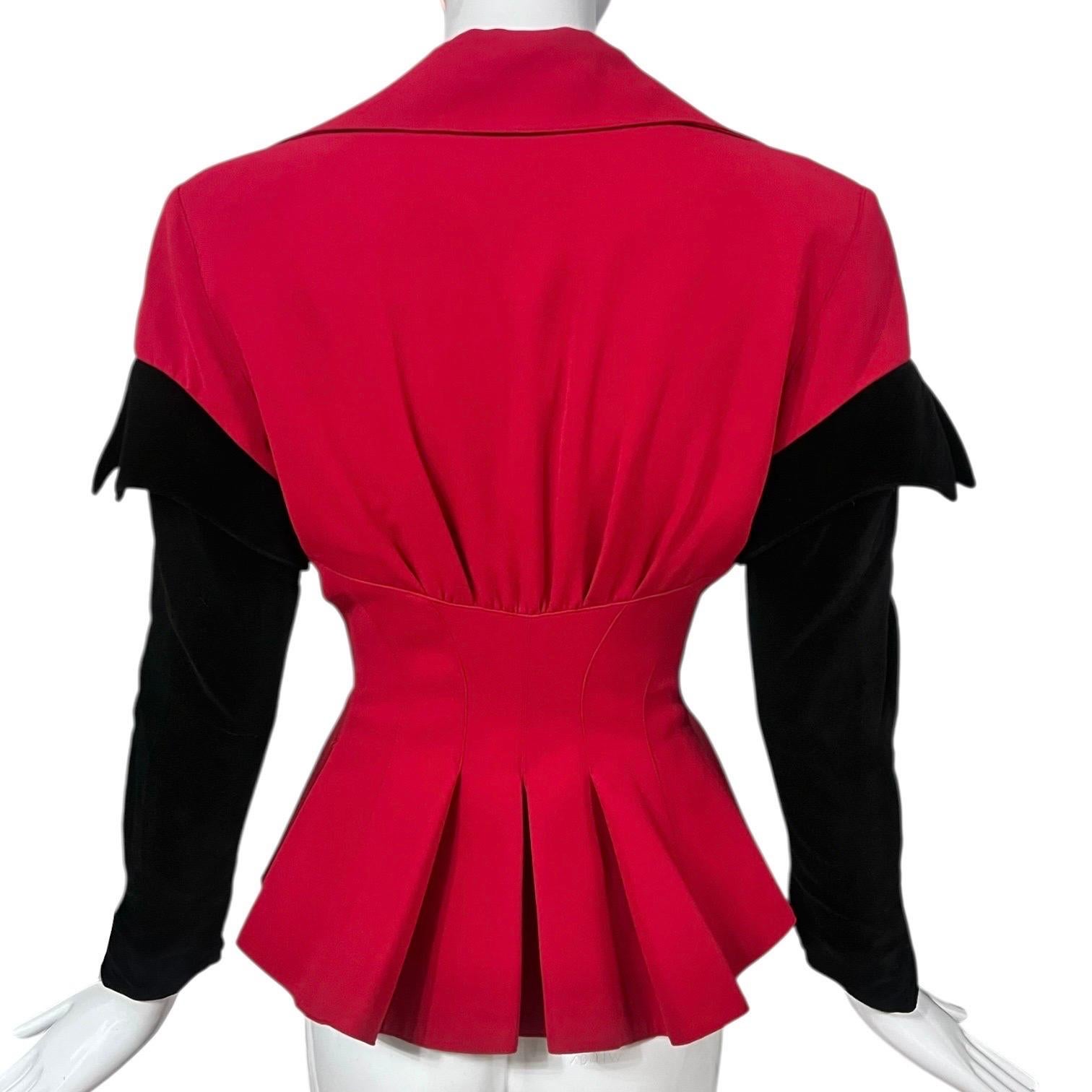 F/W 1993 Thierry Mugler Strukturierte Jacke aus rotem Schößchen-Samt im Angebot 3