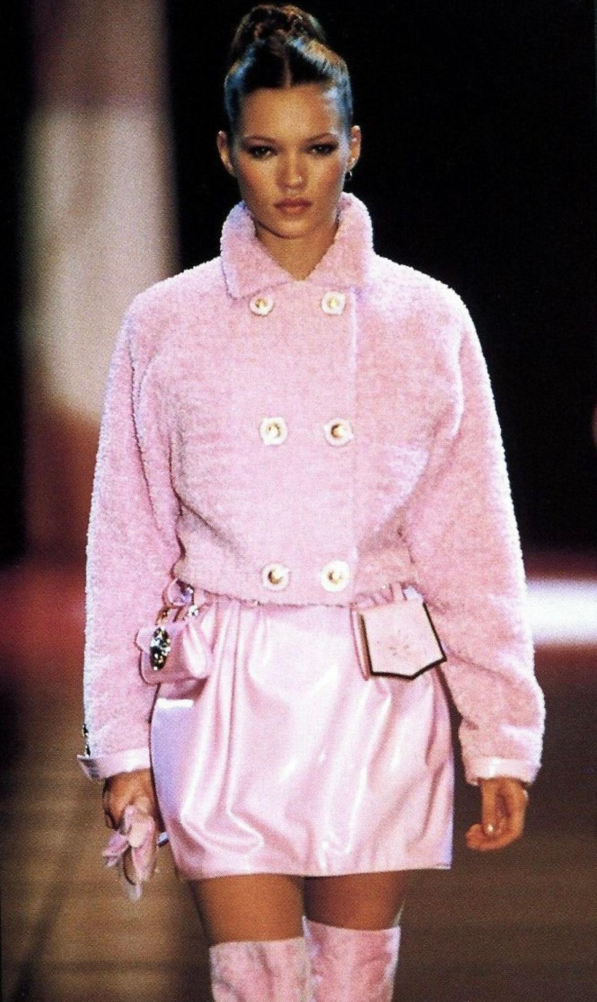H/W 1994 Gianni Versace Schwarze Mini-Gürteltasche aus Leder mit goldenen Nieten Medusa Sunburst  im Angebot 1