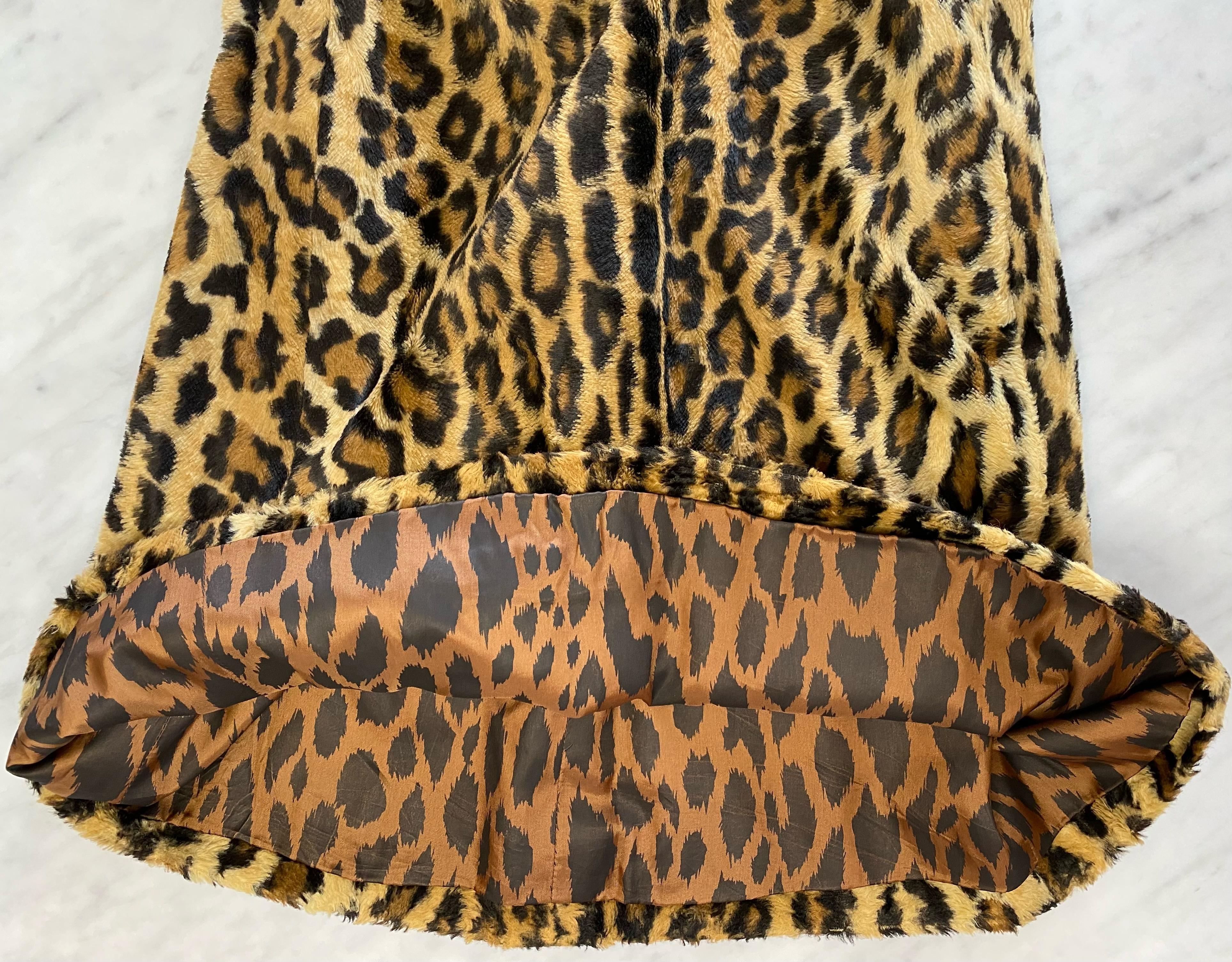 F/W 1994 Gianni Versace Couture Cheetah Print Mini Dress Documented In Good Condition In West Hollywood, CA