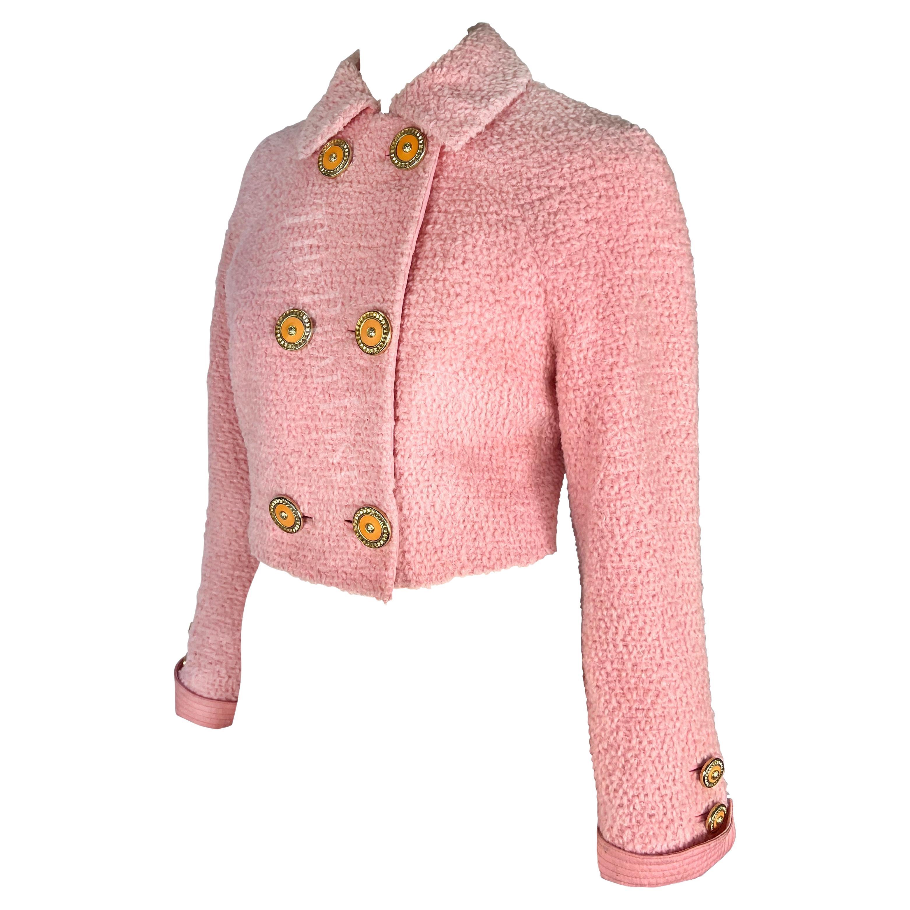 F/W 1994 Gianni Versace Light Pink Tweed Cropped Double Breasted Runway Jacket In Good Condition For Sale In West Hollywood, CA