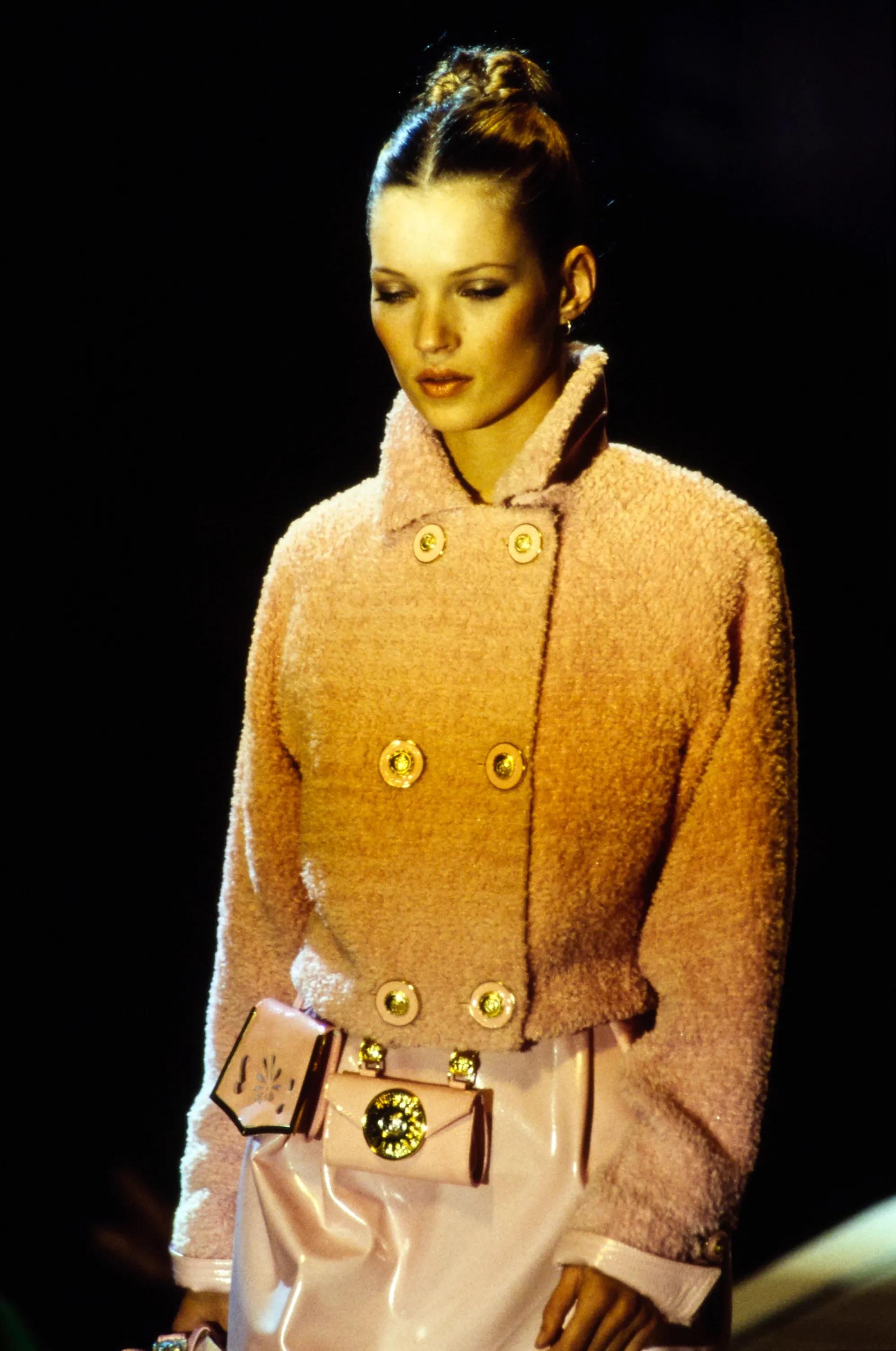 Women's F/W 1994 Gianni Versace Light Pink Tweed Cropped Double Breasted Runway Jacket For Sale