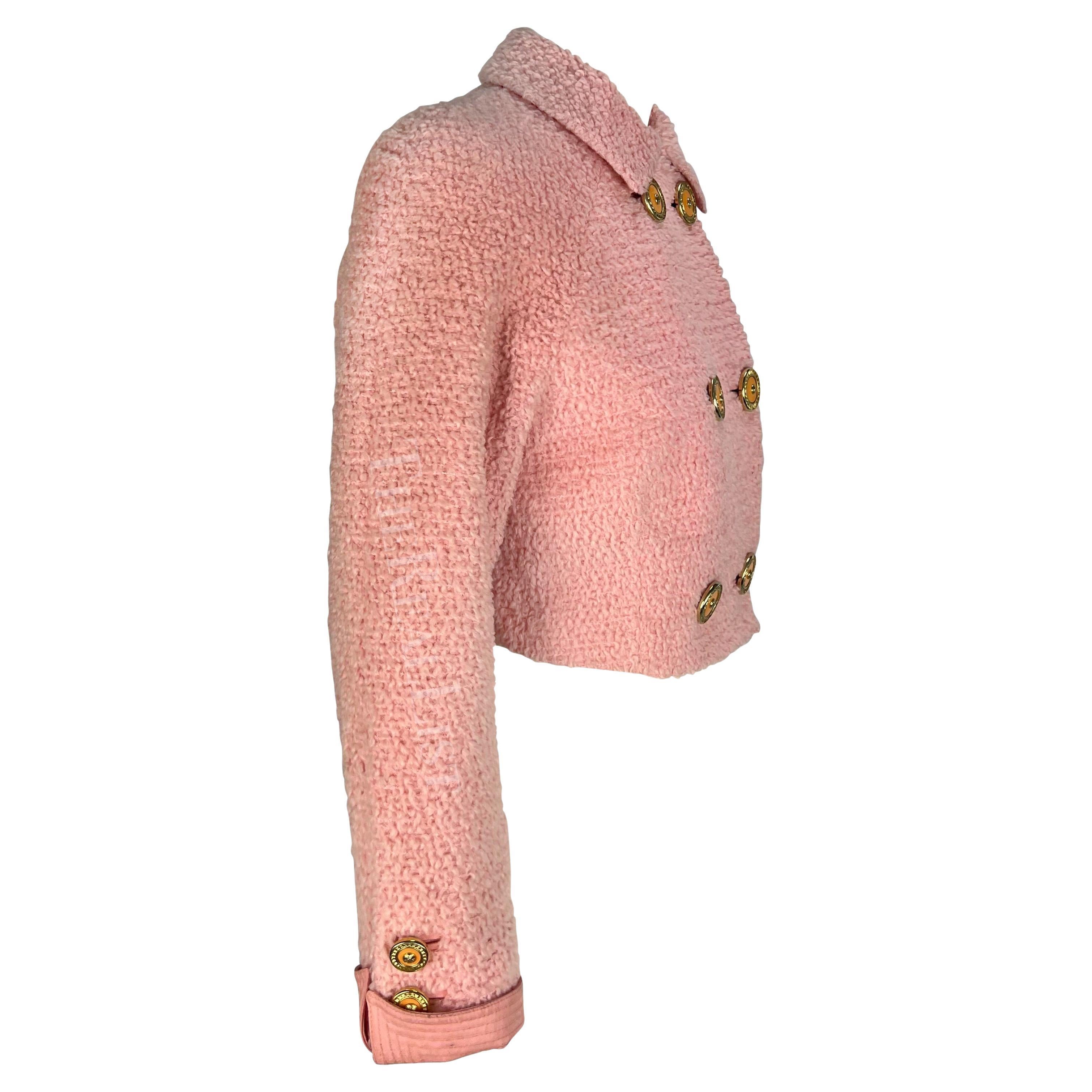 F/W 1994 Gianni Versace Light Pink Tweed Cropped Double Breasted Runway Jacket For Sale 3