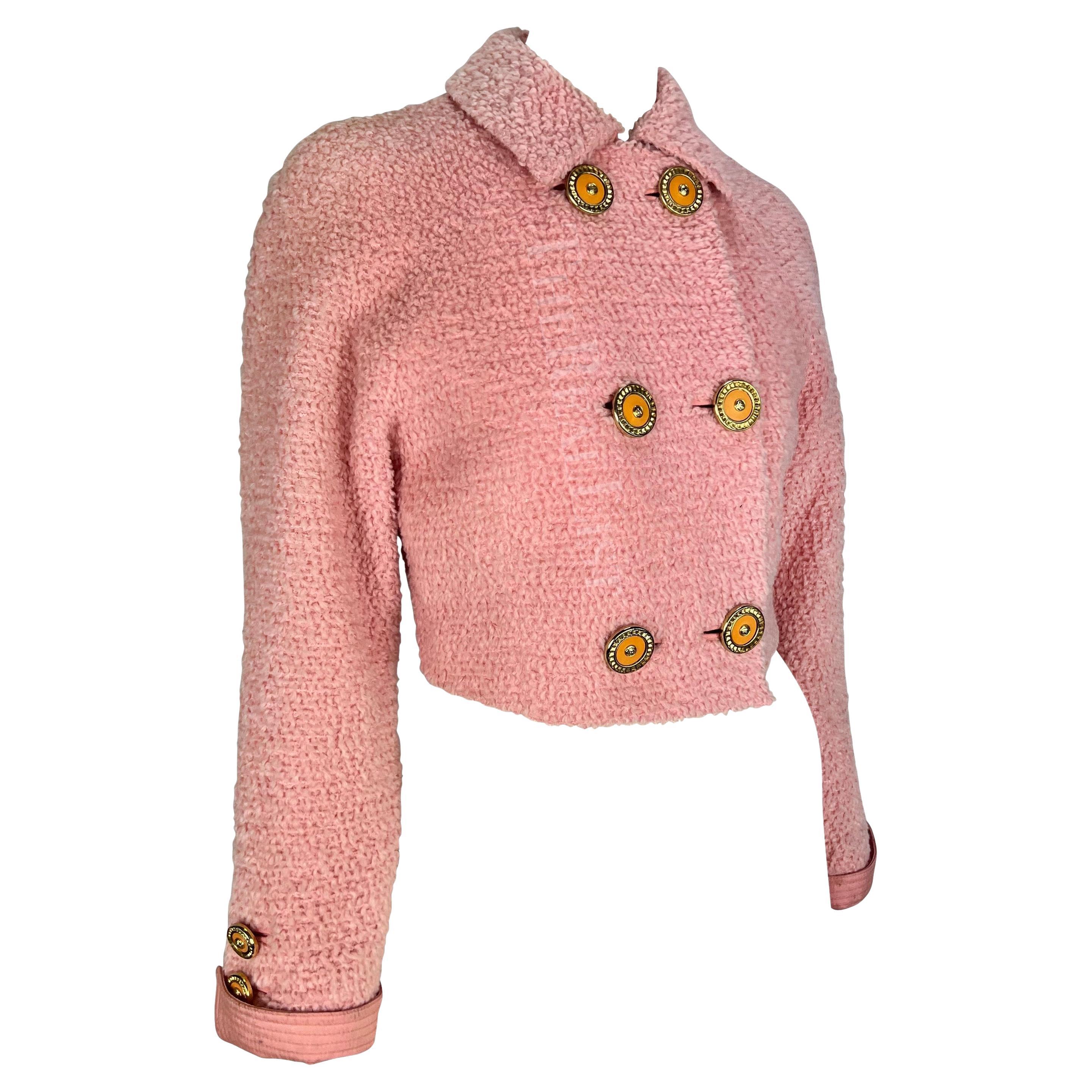 F/W 1994 Gianni Versace Light Pink Tweed Cropped Double Breasted Runway Jacket For Sale 4
