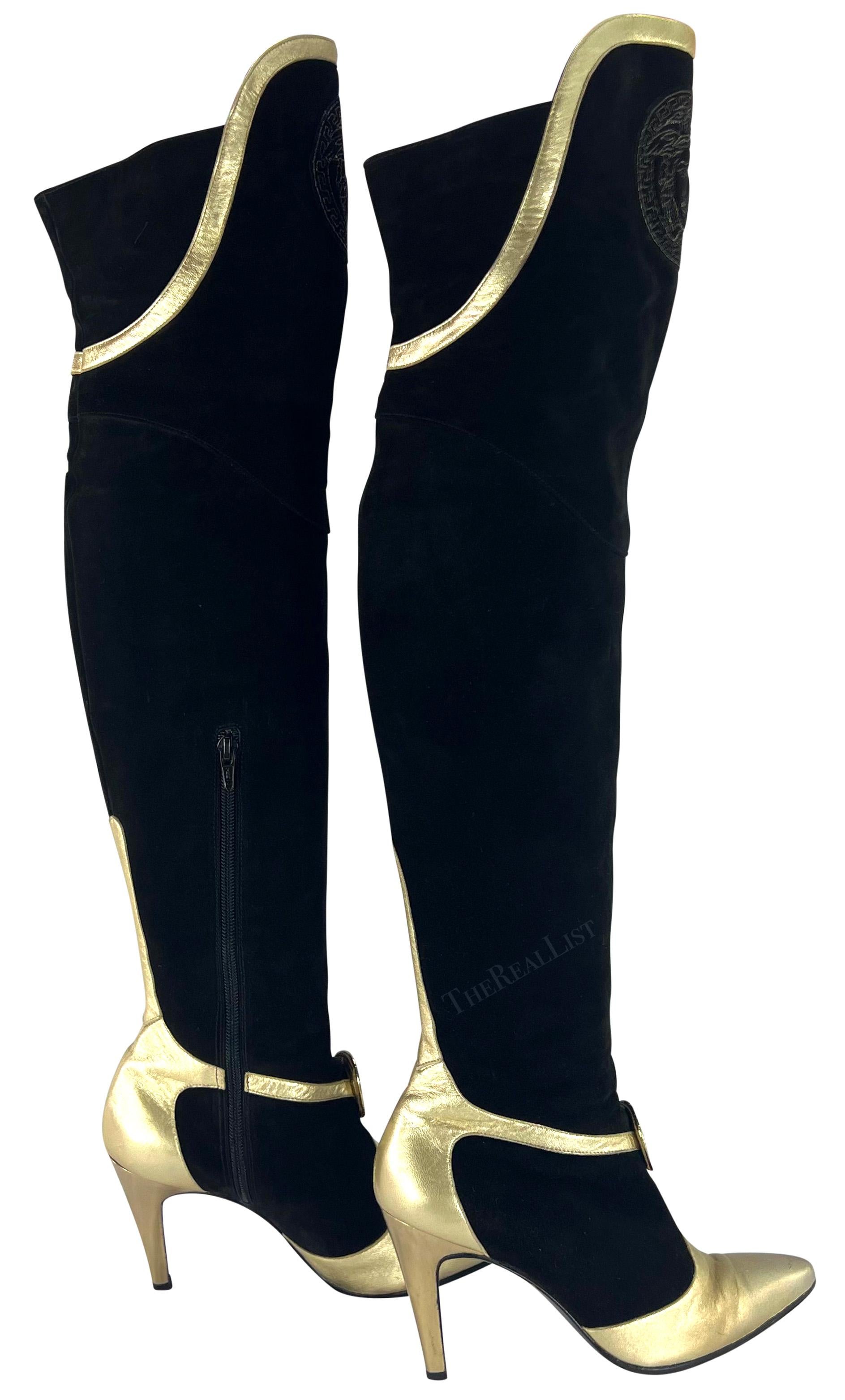 F/W 1994 Gianni Versace Runway Ad Noir Suede Gold Leather Heel Boots Size 38 en vente 4
