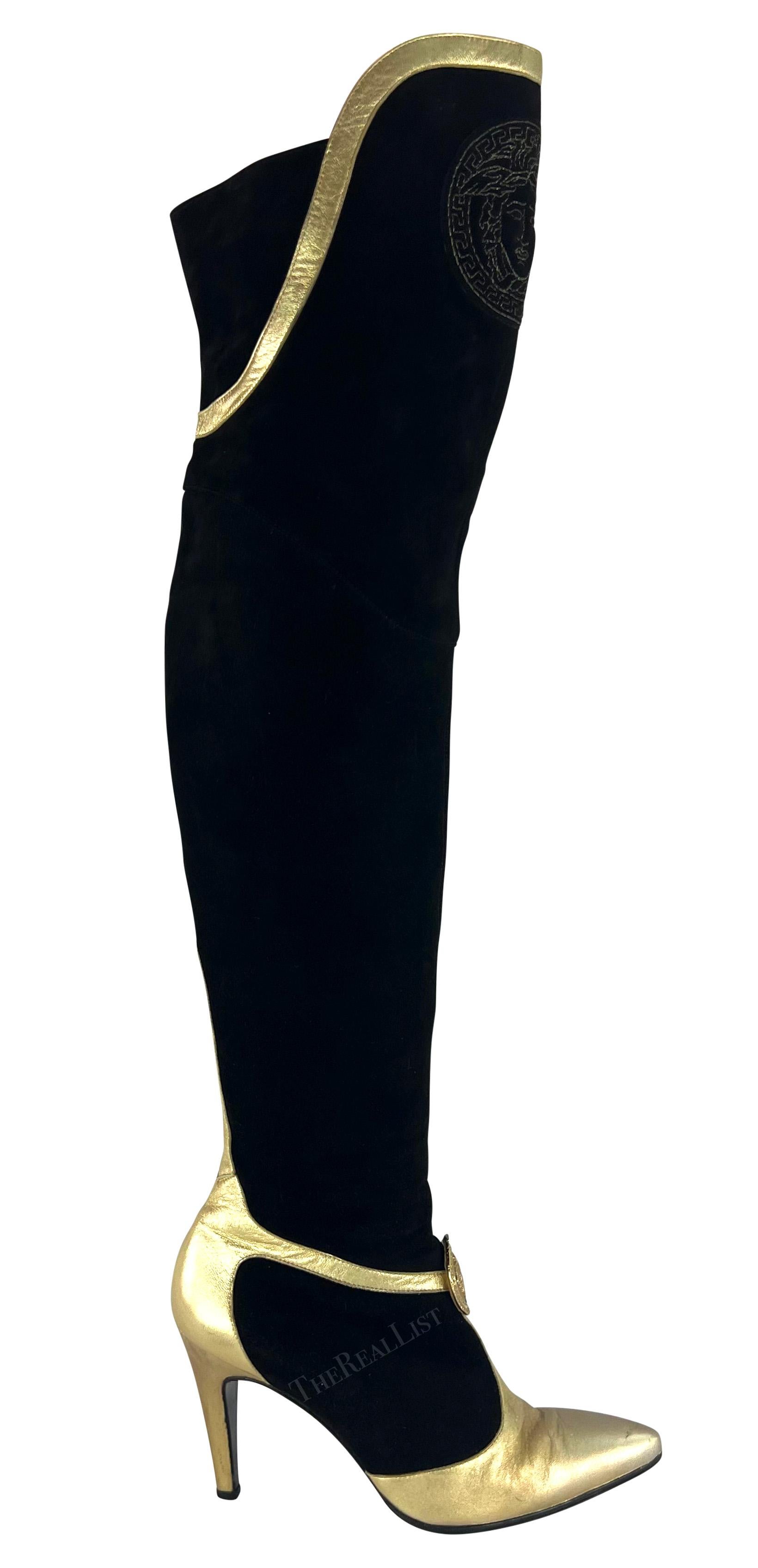 F/W 1994 Gianni Versace Runway Ad Noir Suede Gold Leather Heel Boots Size 38 en vente 5