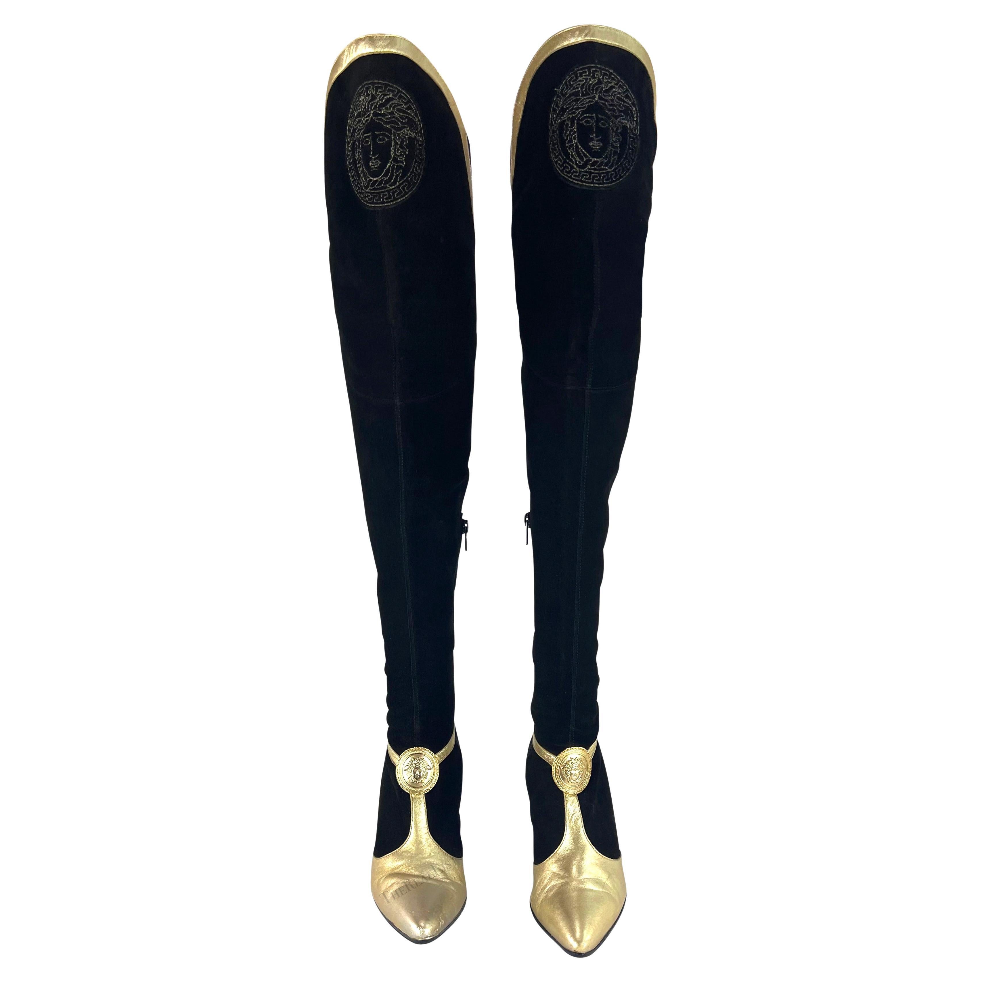 F/W 1994 Gianni Versace Runway Ad Noir Suede Gold Leather Heel Boots Size 38 en vente